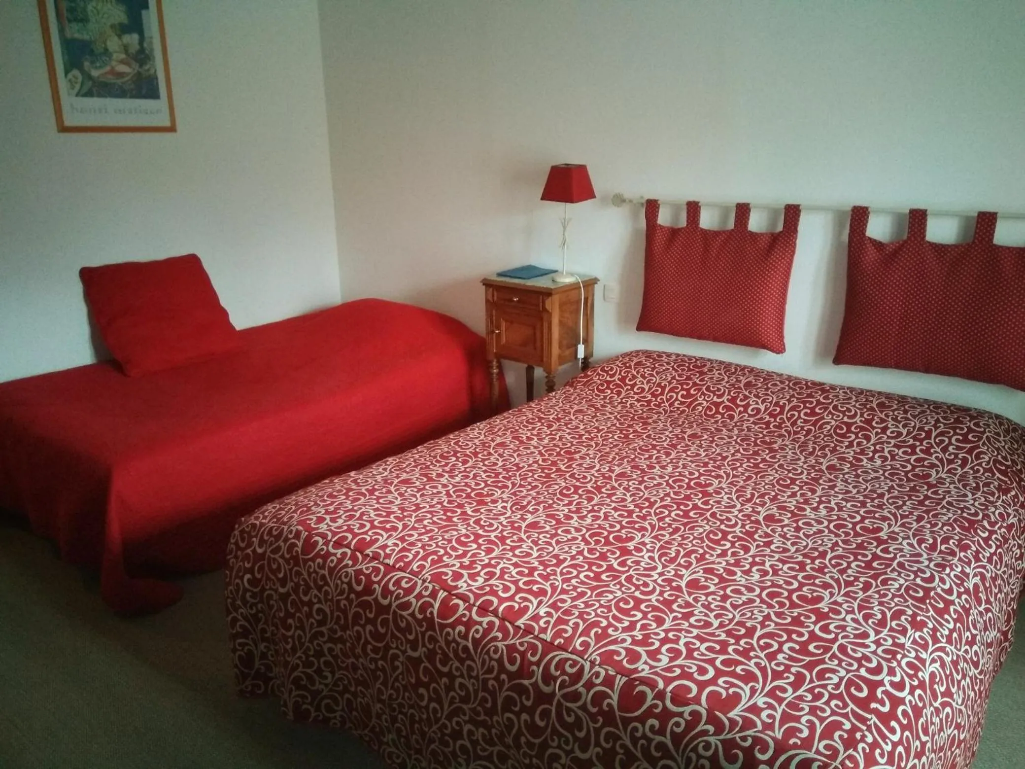 Bed in Hôtel du Donjon