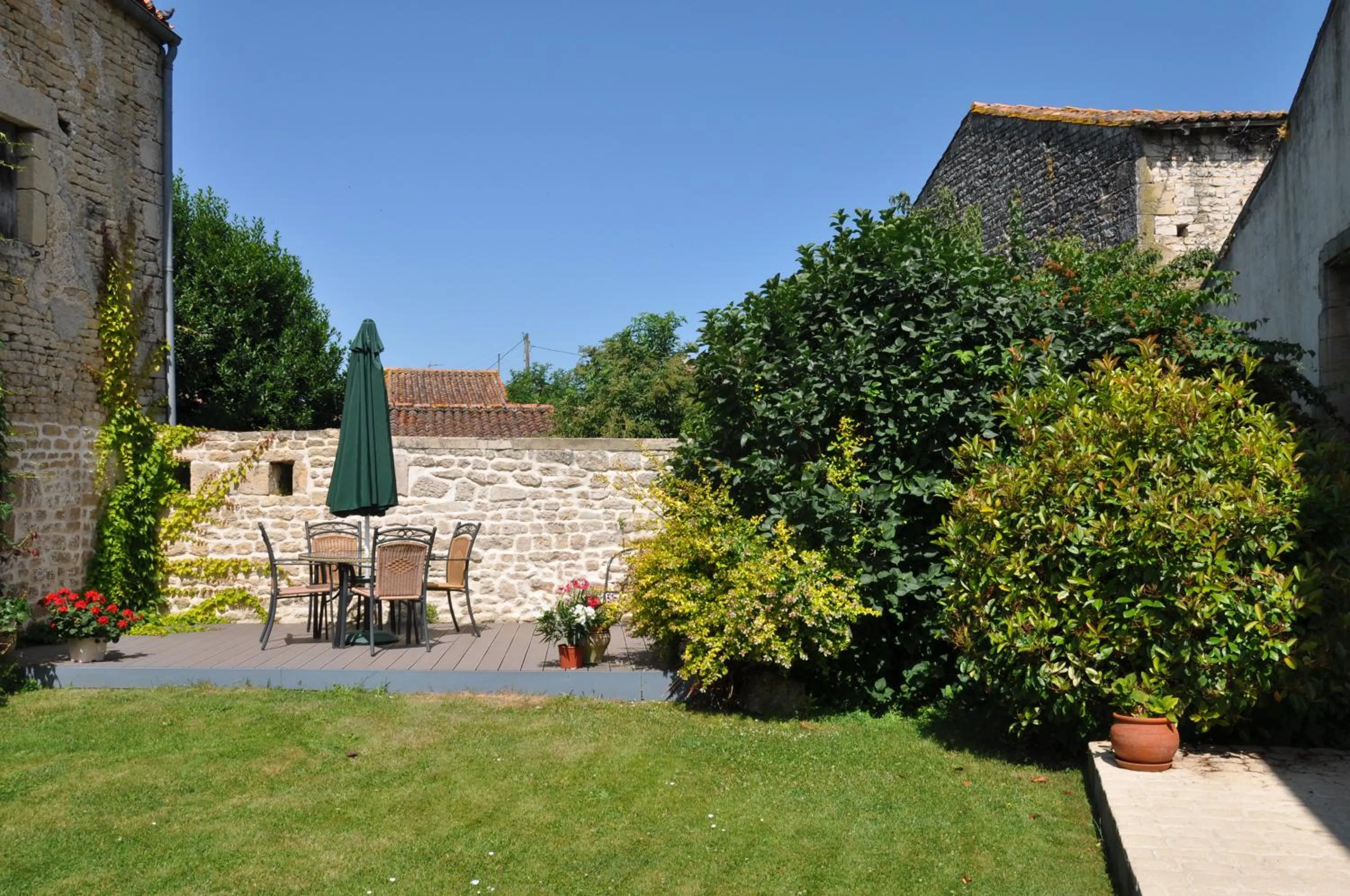 Balcony/Terrace in Hôtel du Donjon