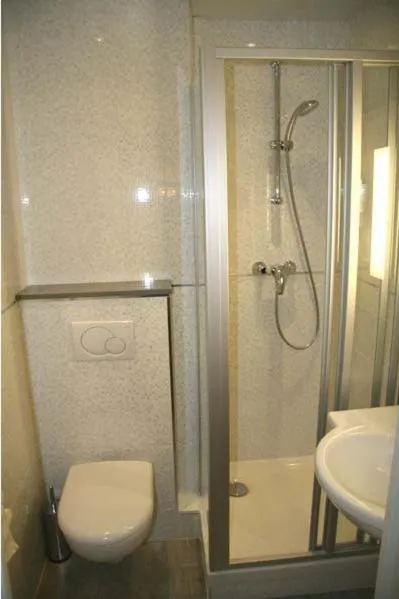 Bathroom in Hotel Bellevue Saint-Lazare