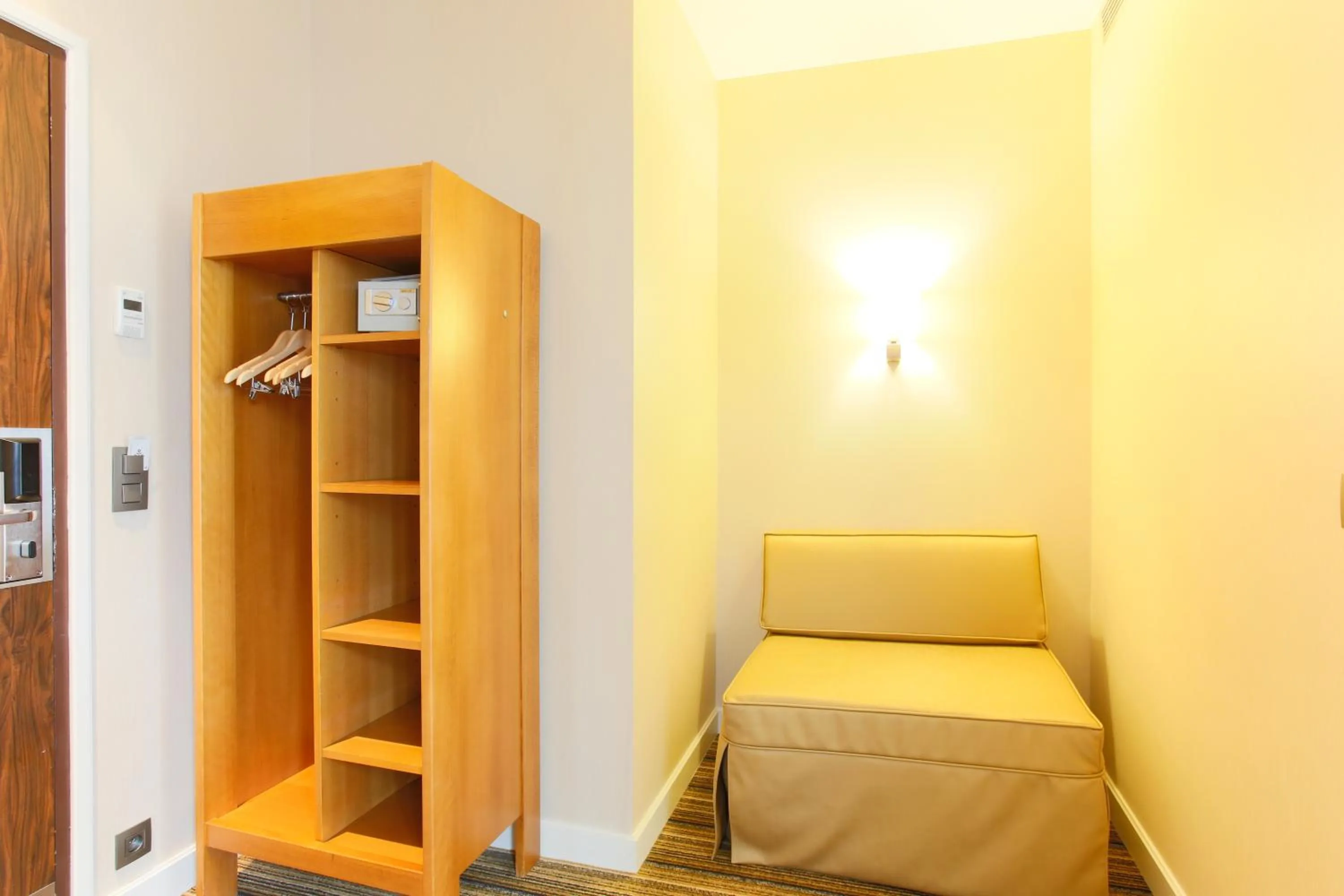 Bedroom, Bed in Hotel Bellevue Saint-Lazare