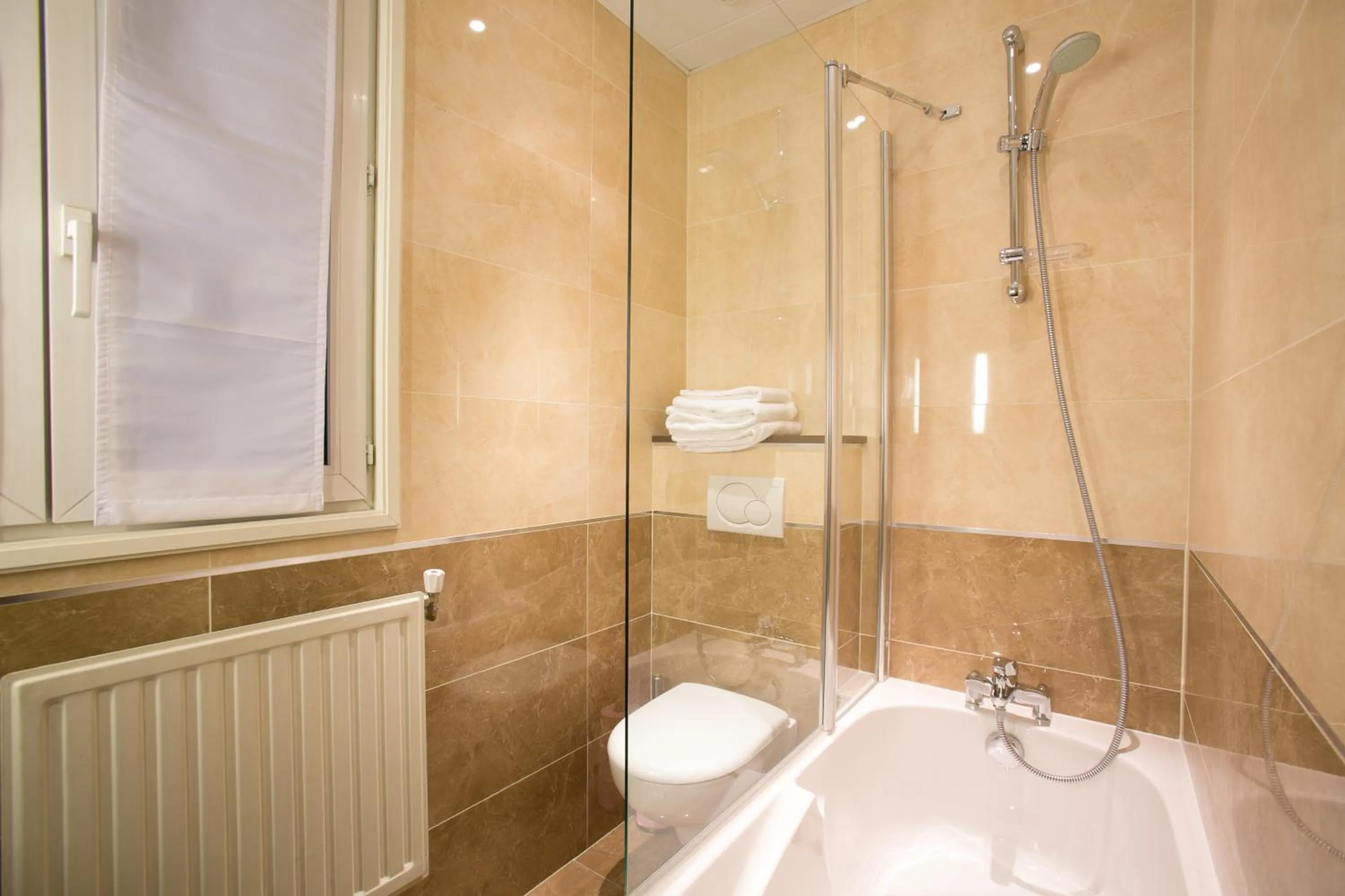 Bathroom in Hotel Bellevue Saint-Lazare