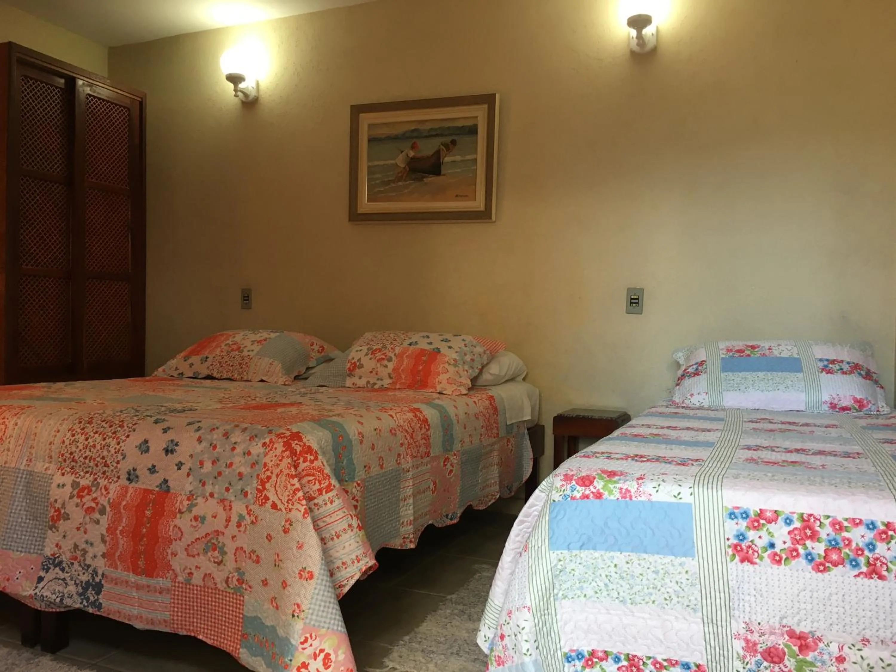 Photo of the whole room, Bed in Pousada Irmãos do Mar