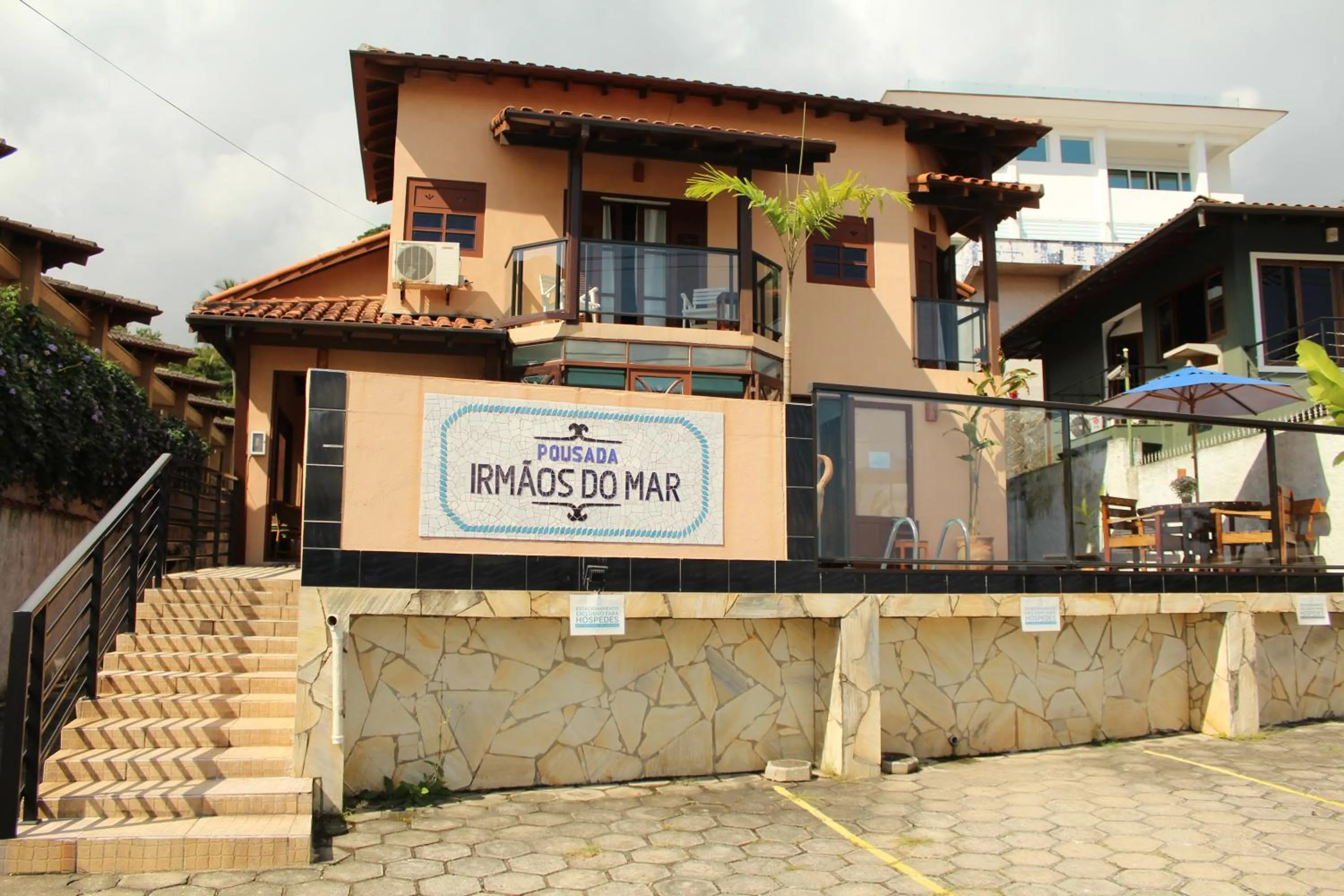 Facade/entrance in Pousada Irmãos do Mar