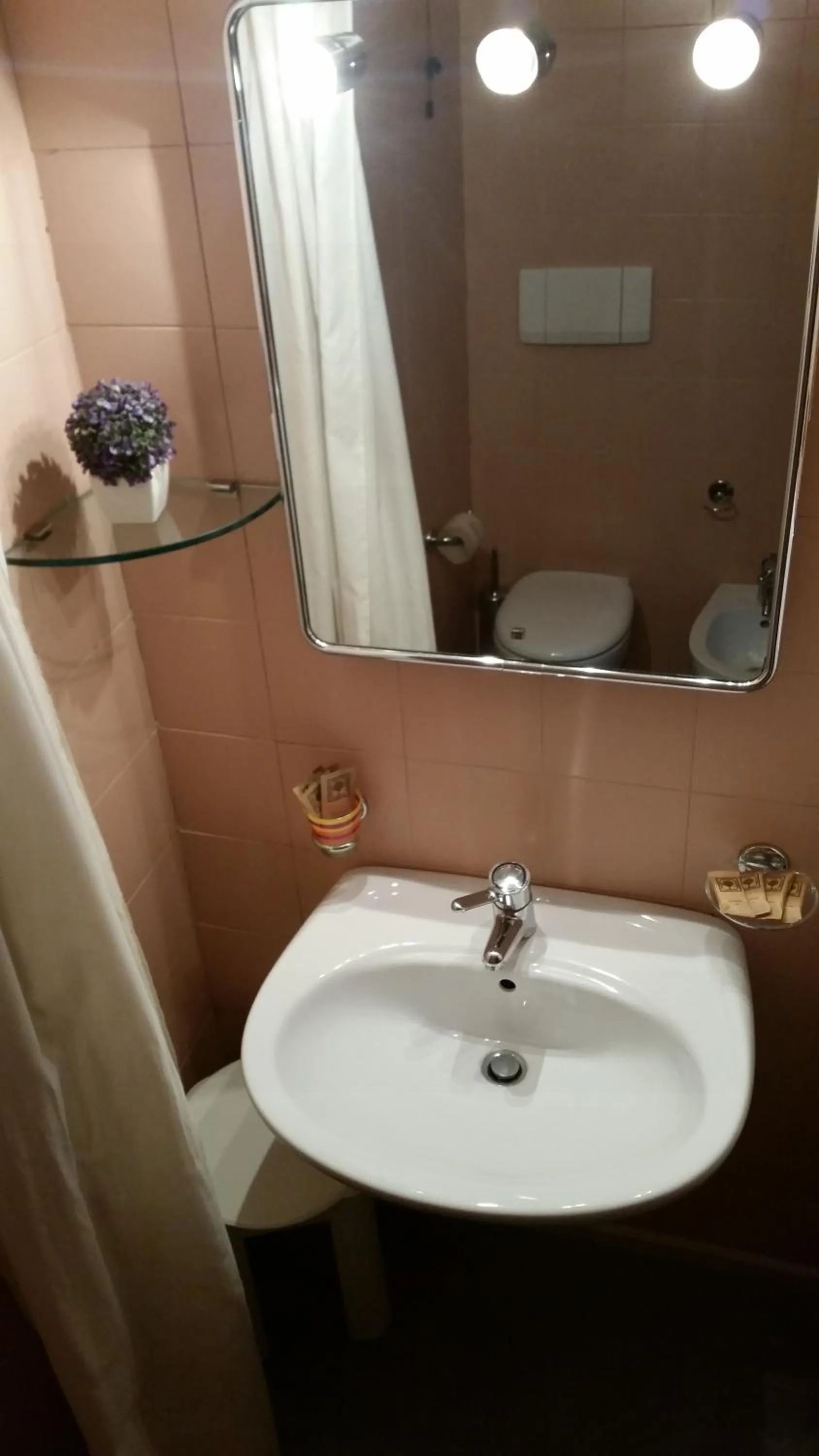 Bathroom in Albergo Vecchio Forno