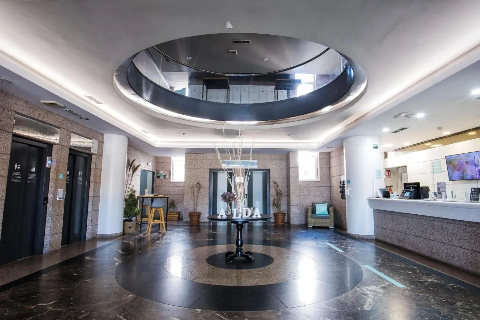 Lobby or reception in Hotel Alda Sada Marina