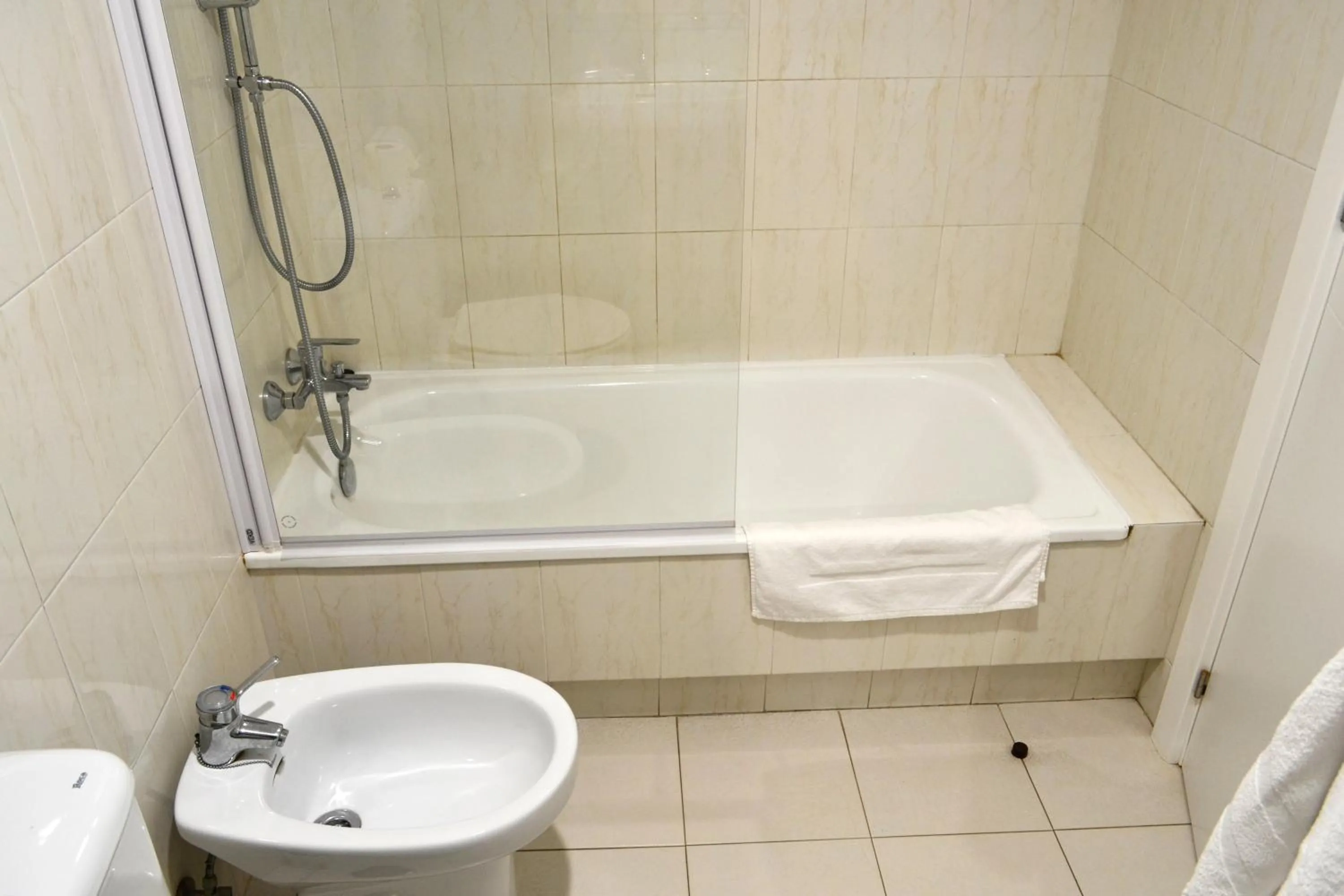 Bathroom in Hotel Alda Sada Marina