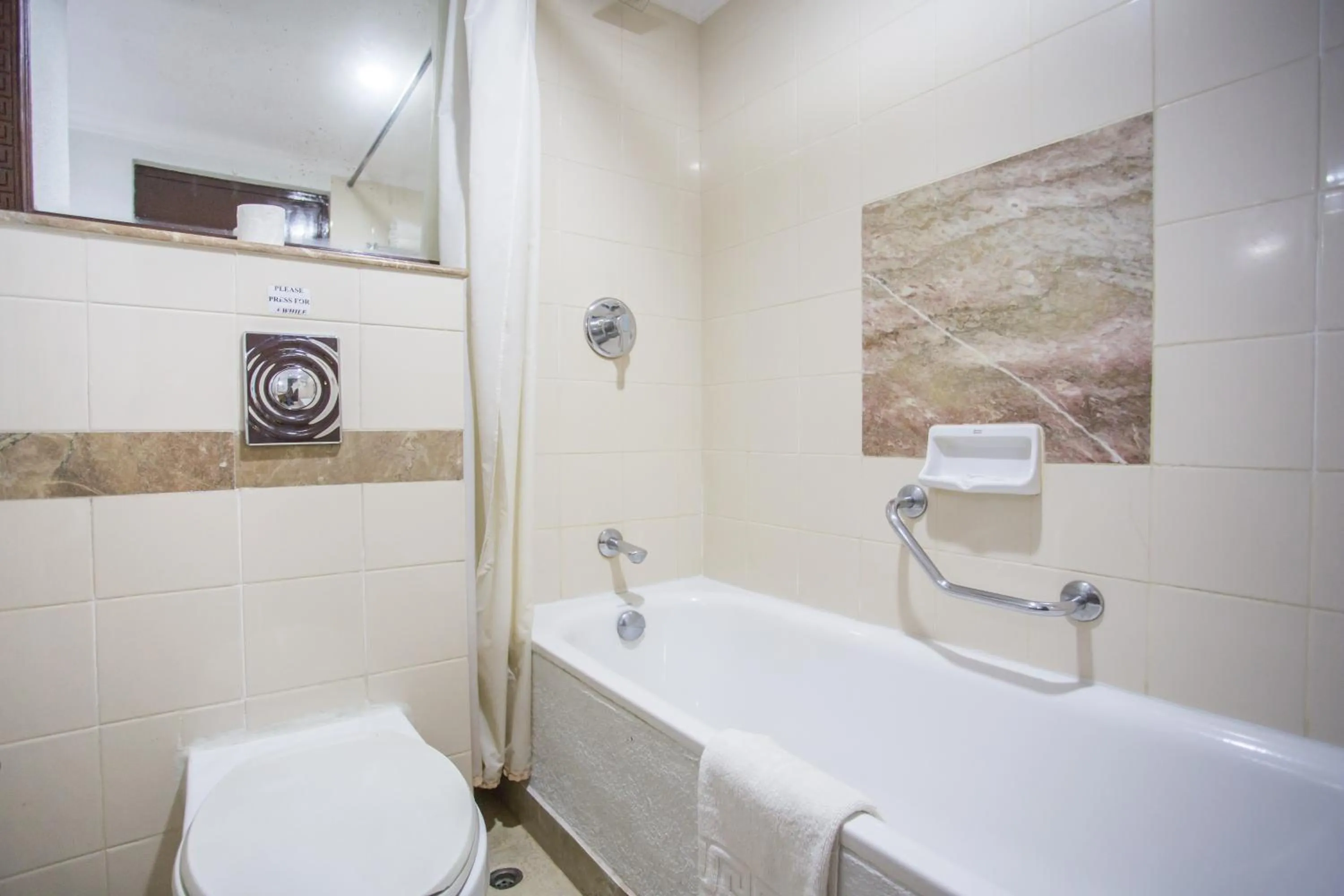 Shower in Hotel Le Himalaya