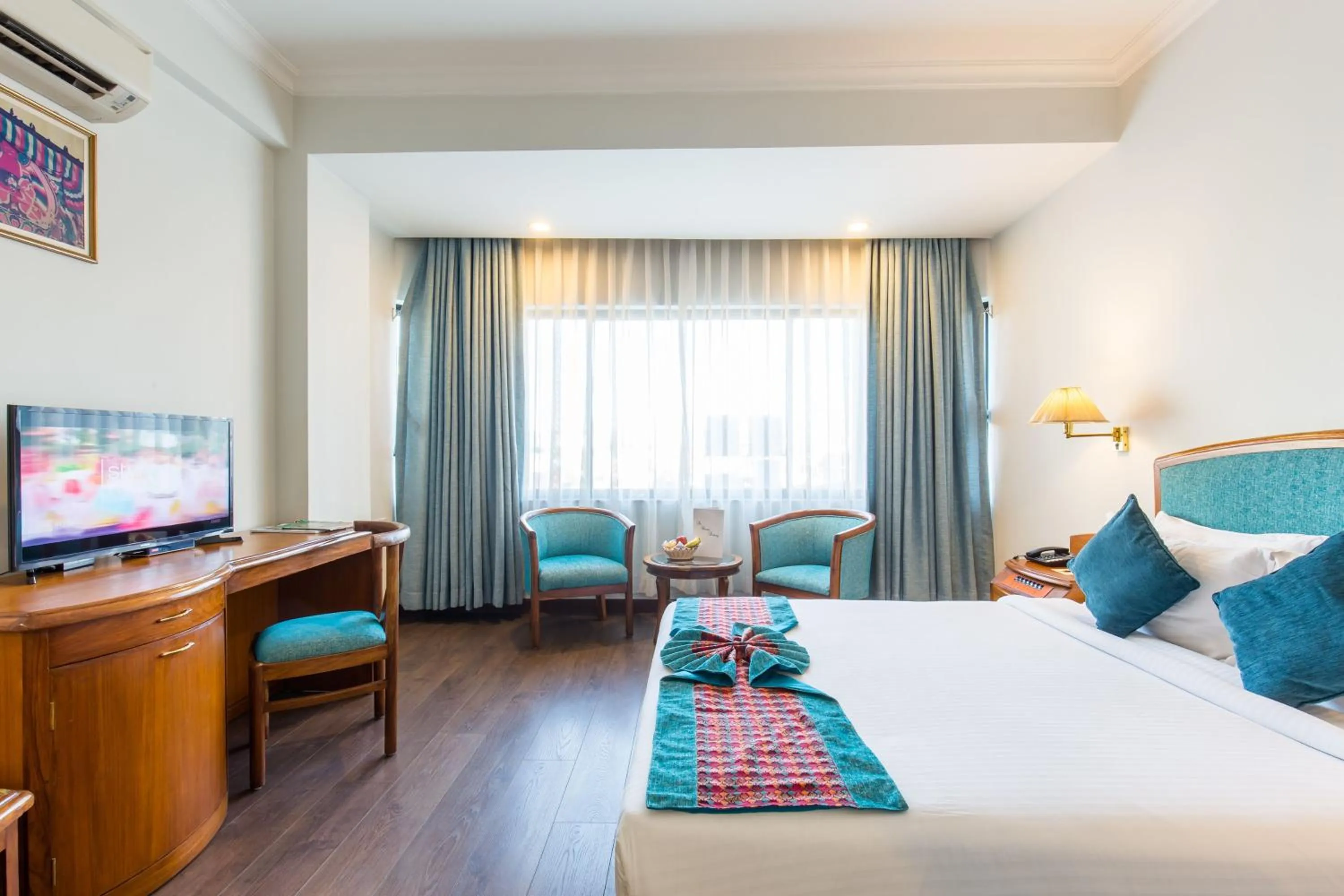 Photo of the whole room, Bed in Hotel Le Himalaya