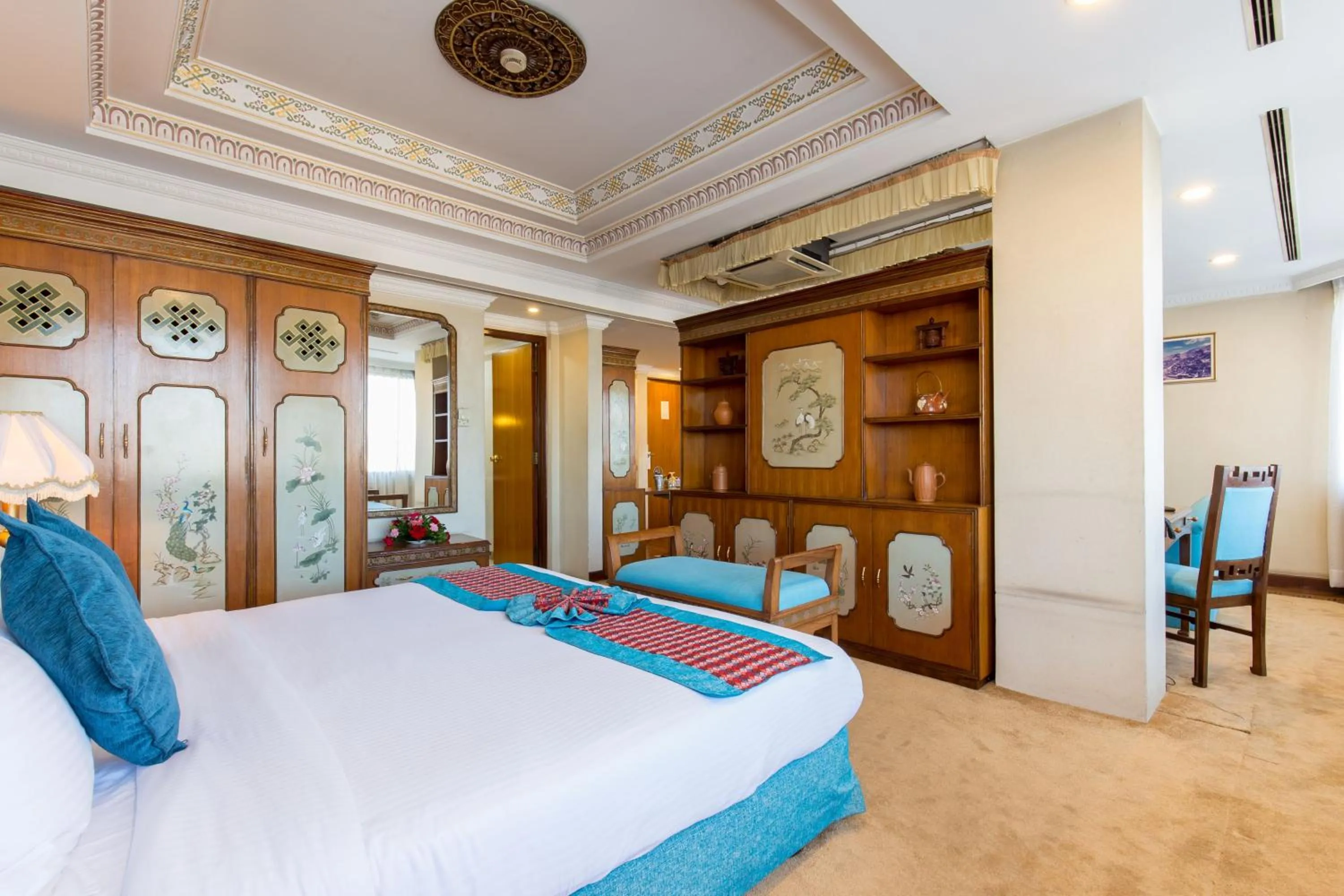 Photo of the whole room, Bed in Hotel Le Himalaya