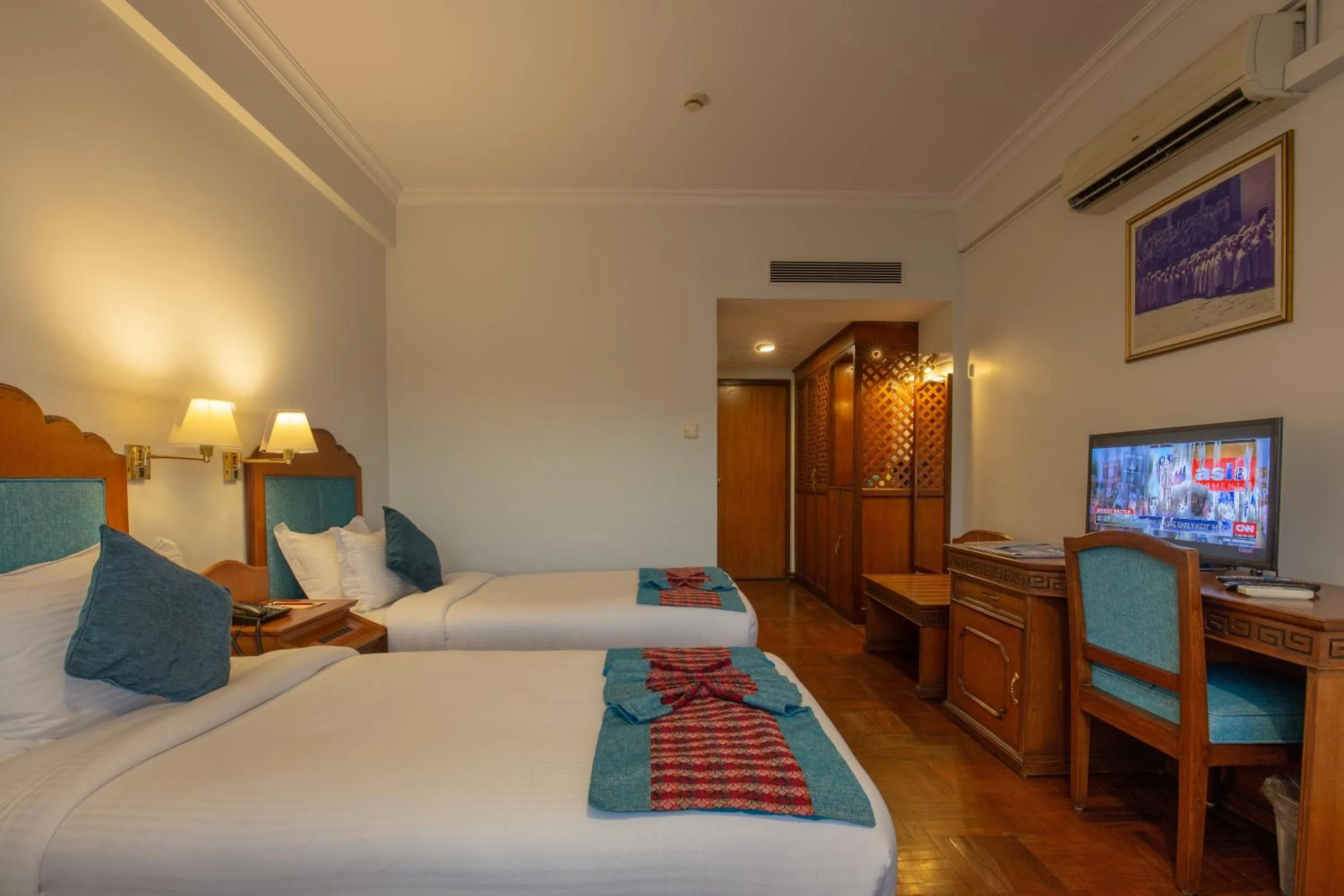 Photo of the whole room, Bed in Hotel Le Himalaya