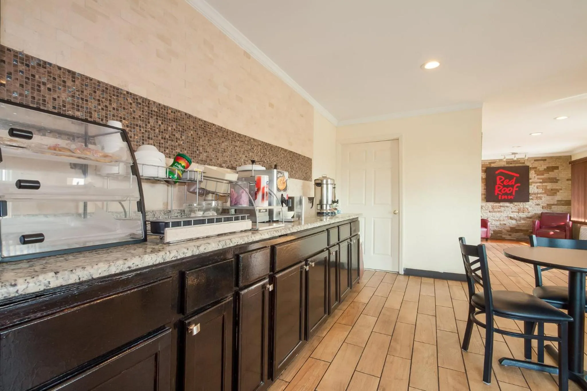 Breakfast in Red Roof Inn Santee