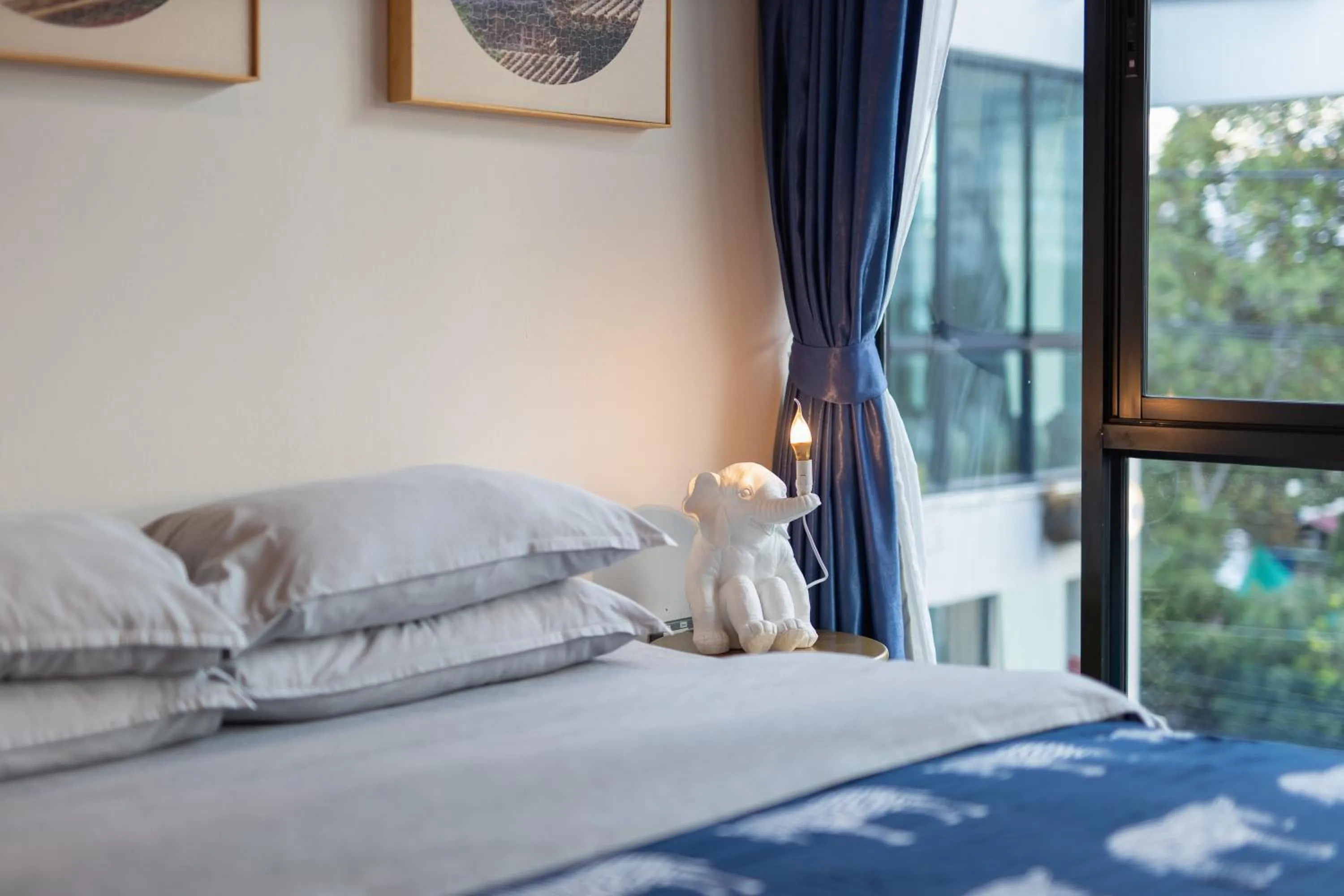 Bed in River Art Hotel