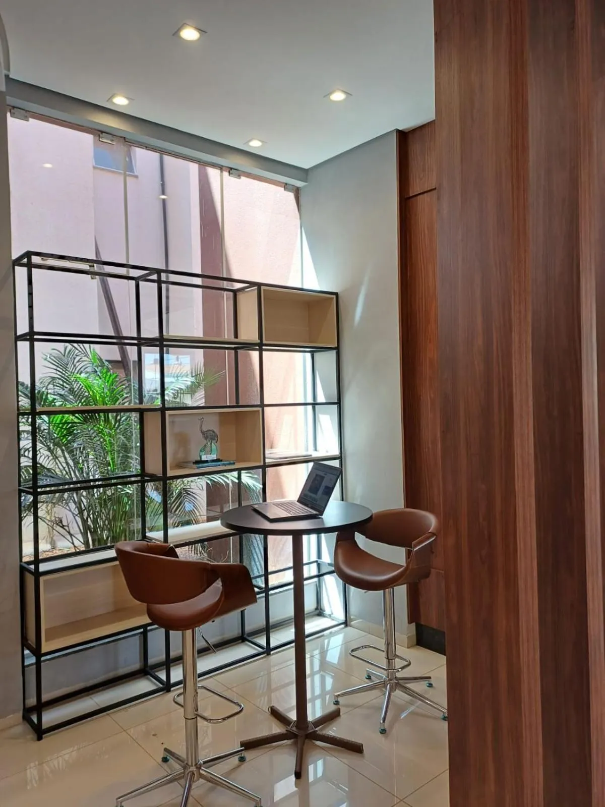 Communal lounge/ TV room in Executive Hotel MT