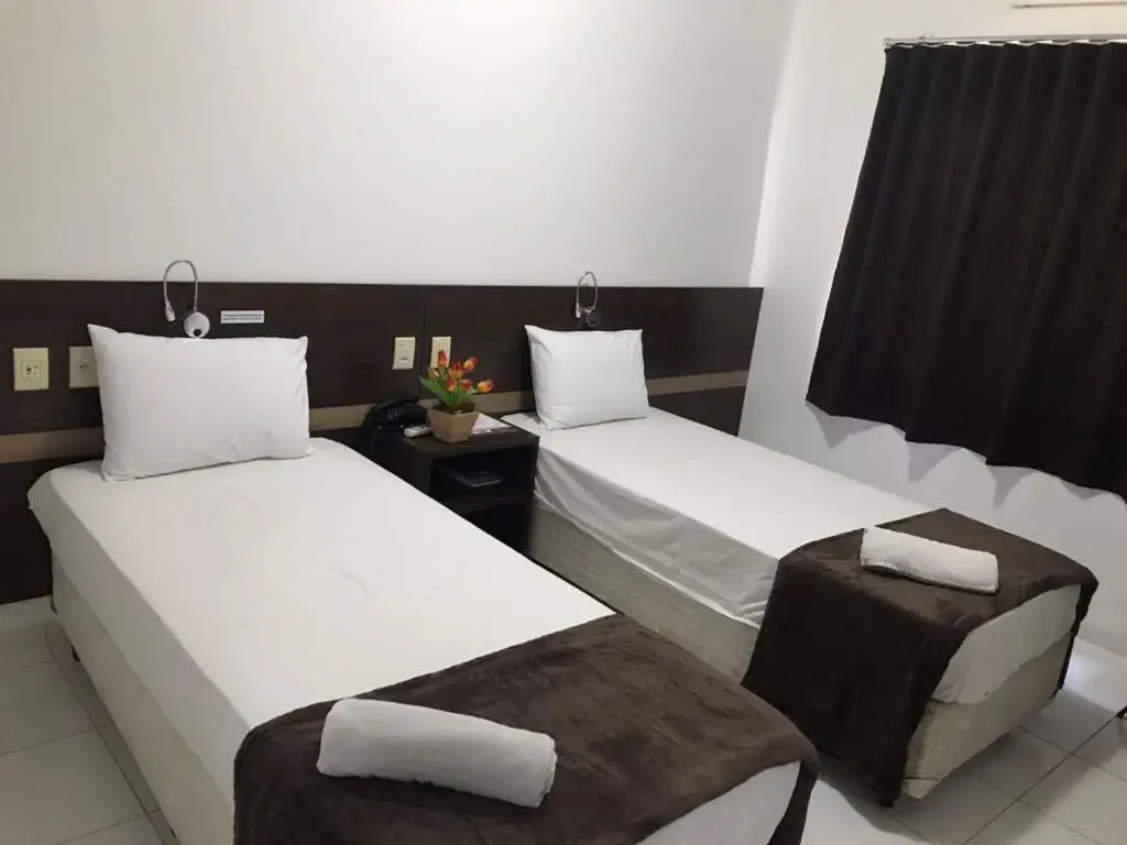 Standard Twin Room in Executive Hotel MT Standard Twin Room in Executive Hotel MT