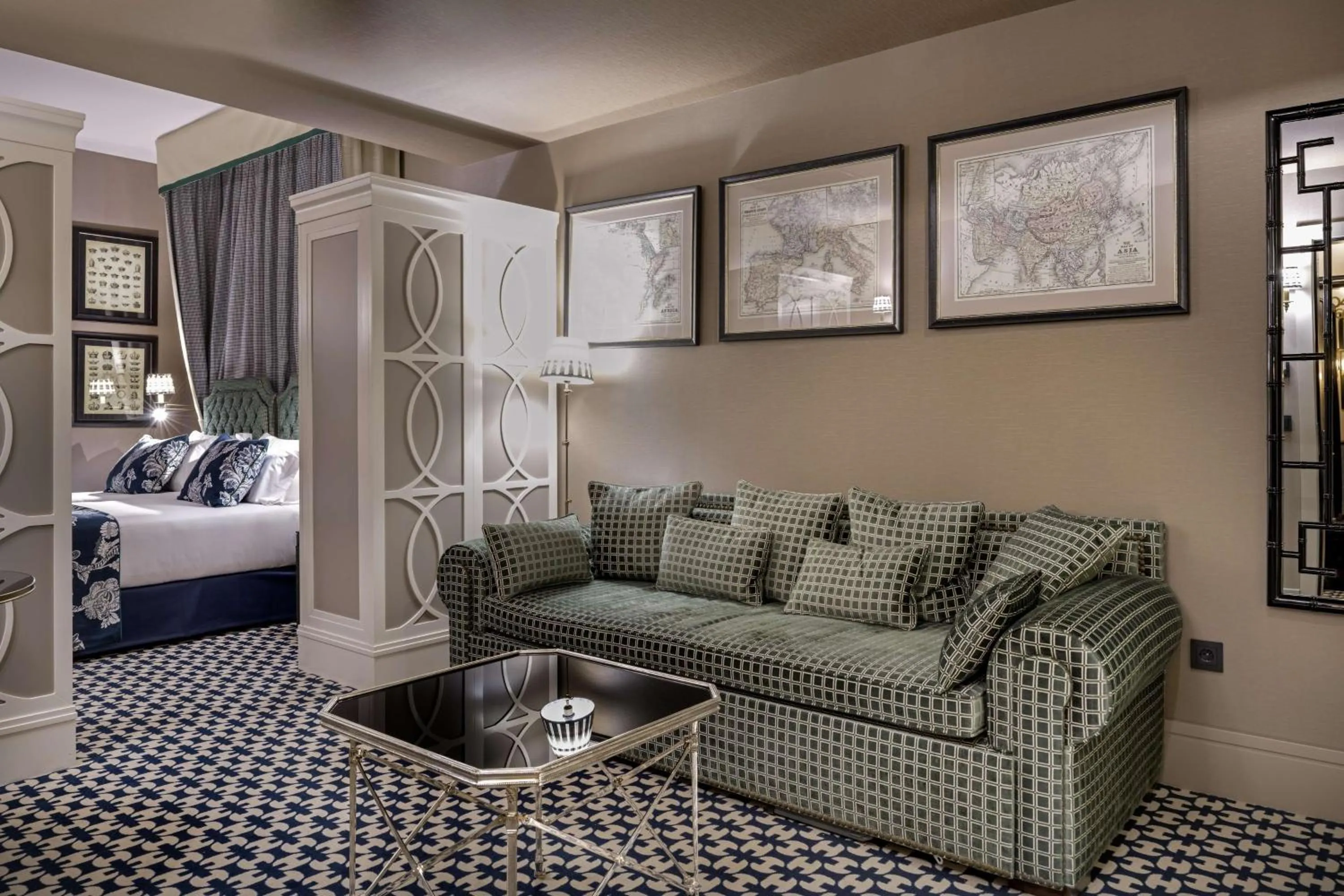 Photo of the whole room, Bed in NH Collection Colón Valencia