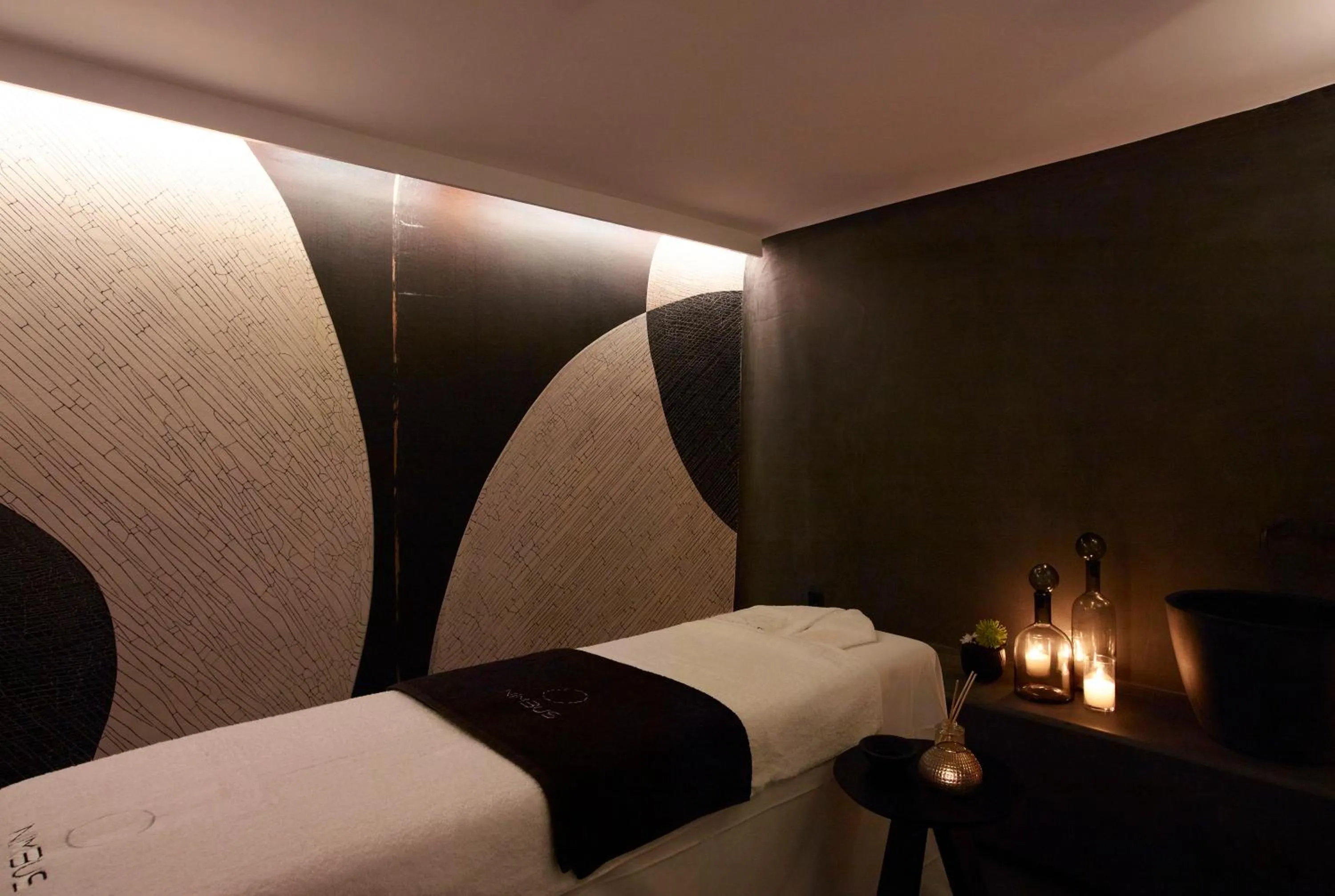 Spa and wellness centre/facilities, Bed in Nimbus Mykonos