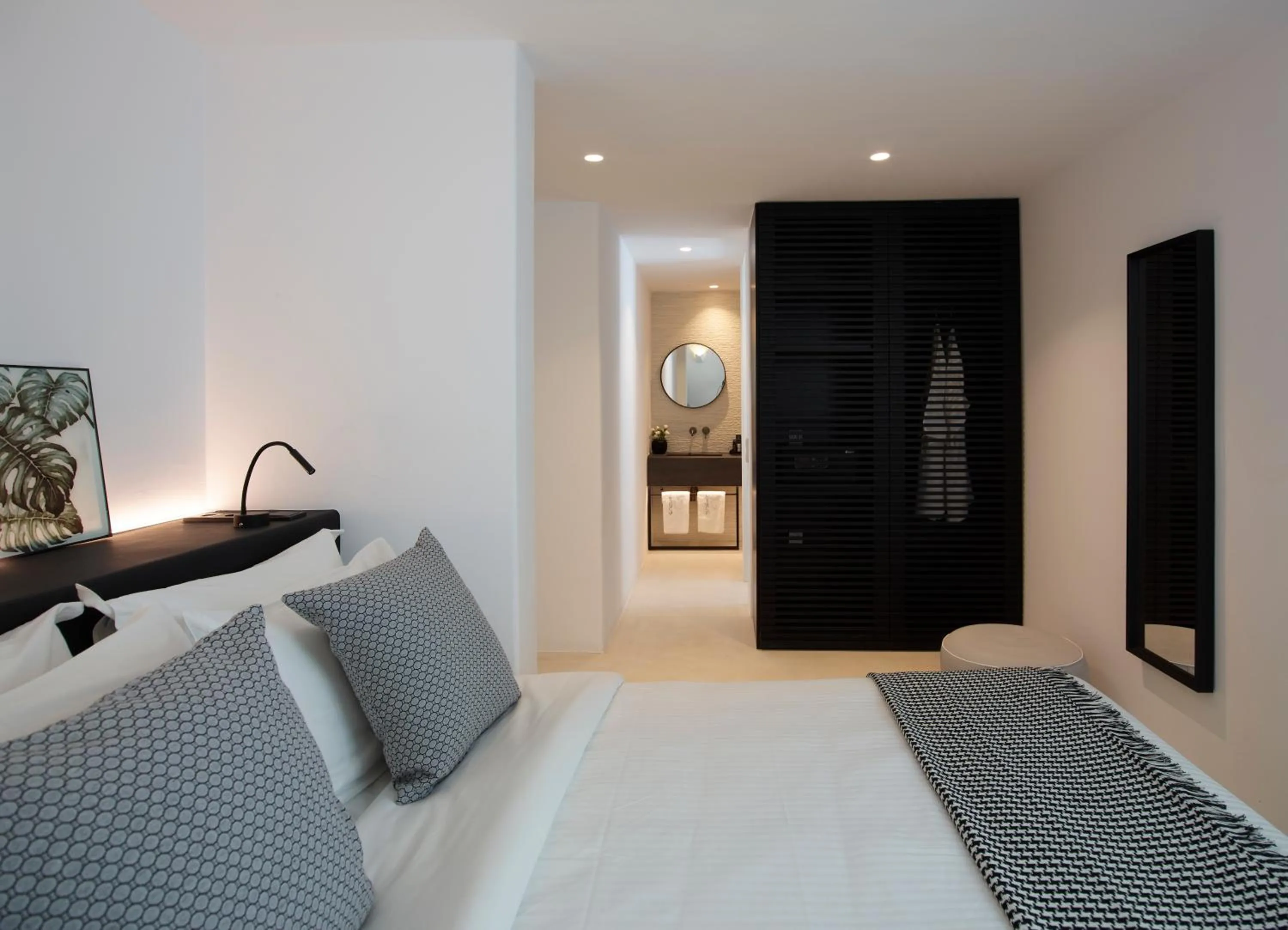 Bedroom, Bed in Nimbus Mykonos