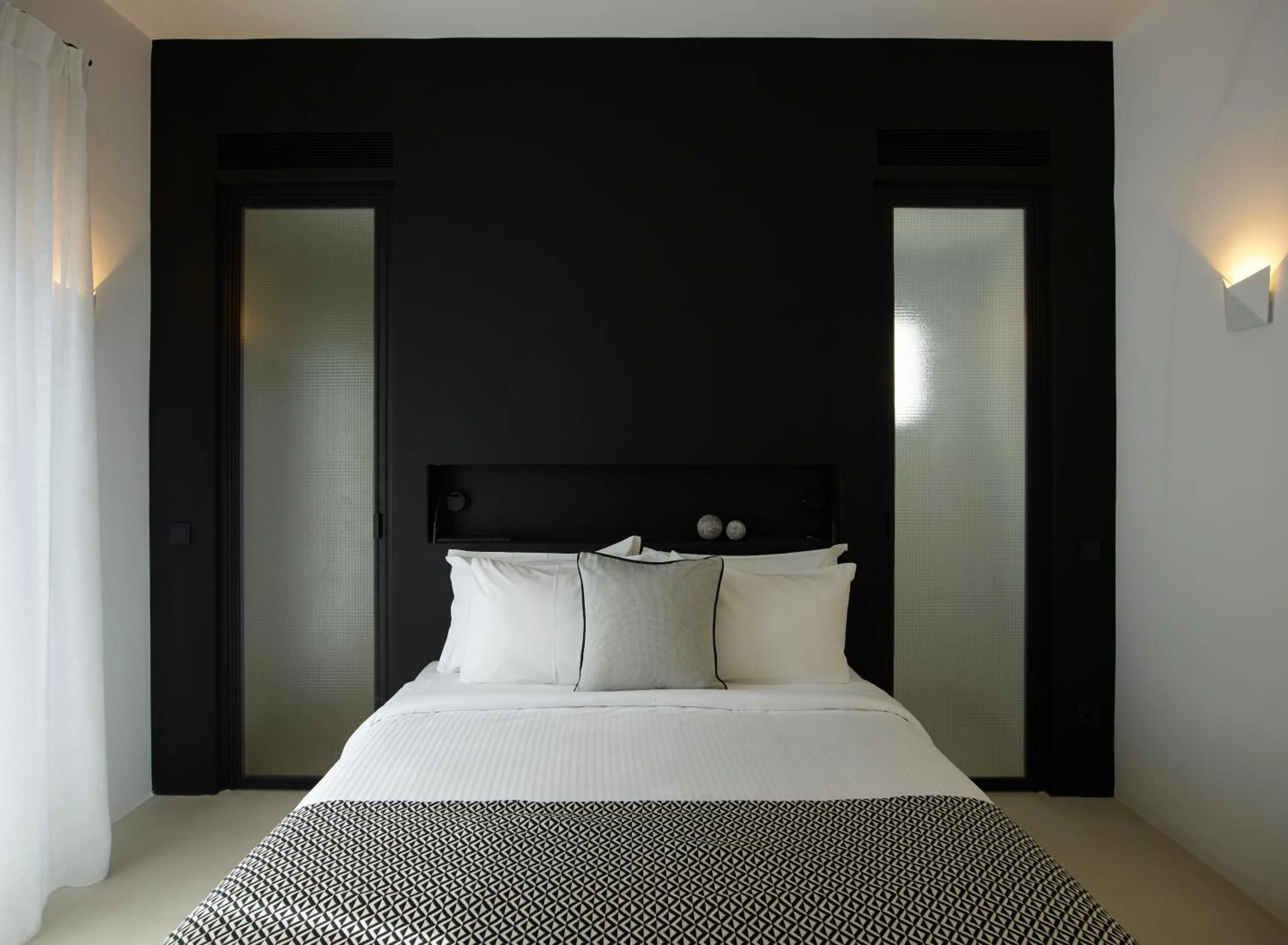 Bedroom, Bed in Nimbus Mykonos