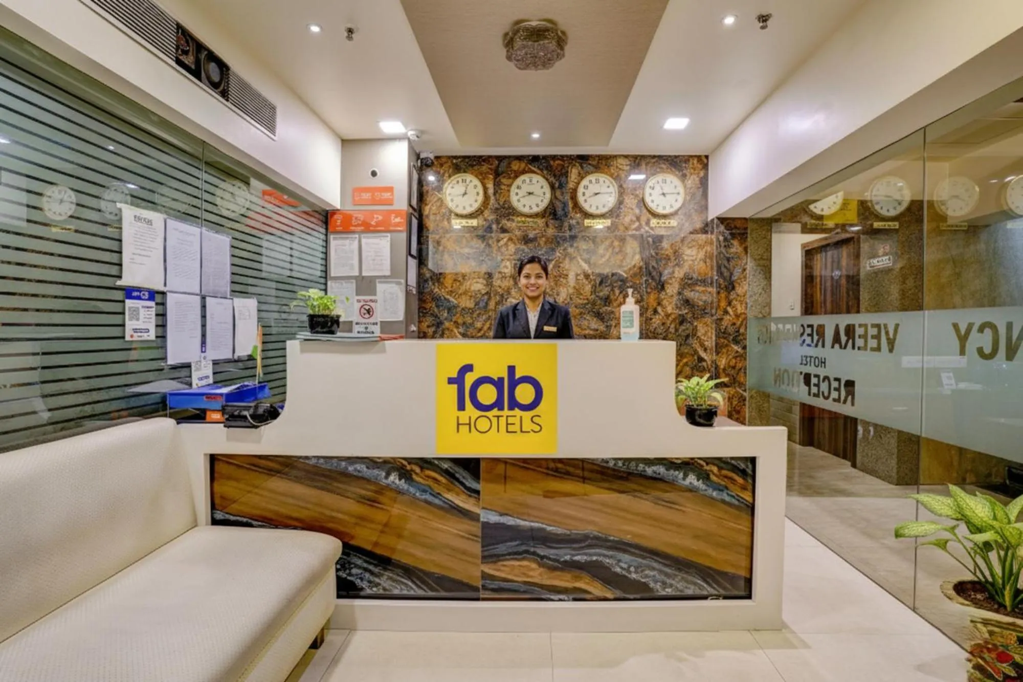 Lobby or reception in FabHotel Veera Residency - Nr Mumbai International Airport
