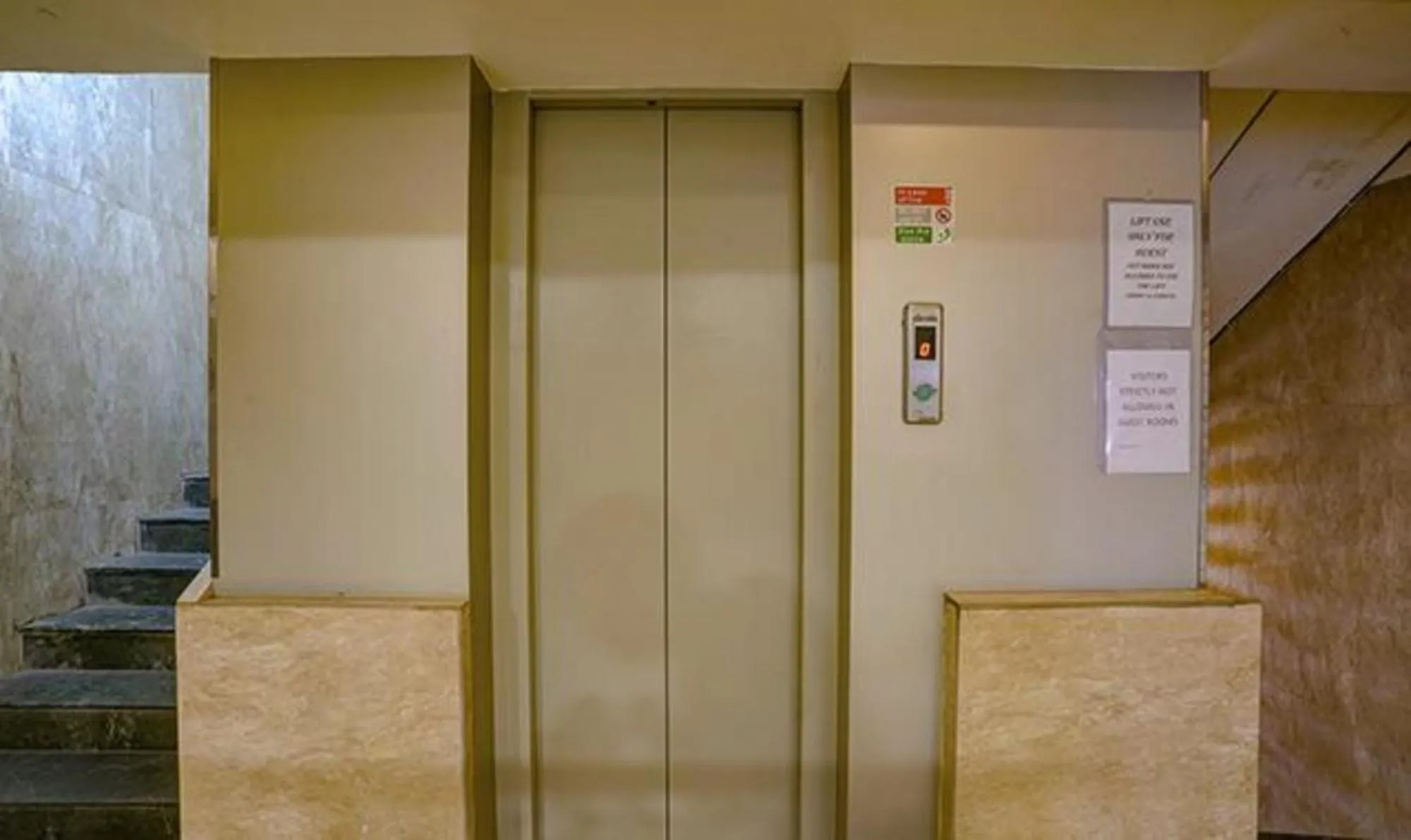 Lobby or reception in FabHotel Veera Residency - Nr Mumbai International Airport