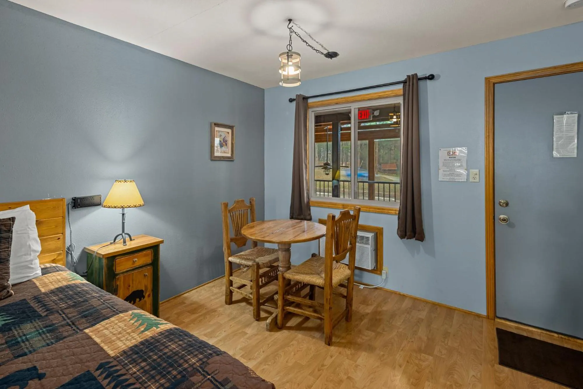 Bed in The Lookout Lodge