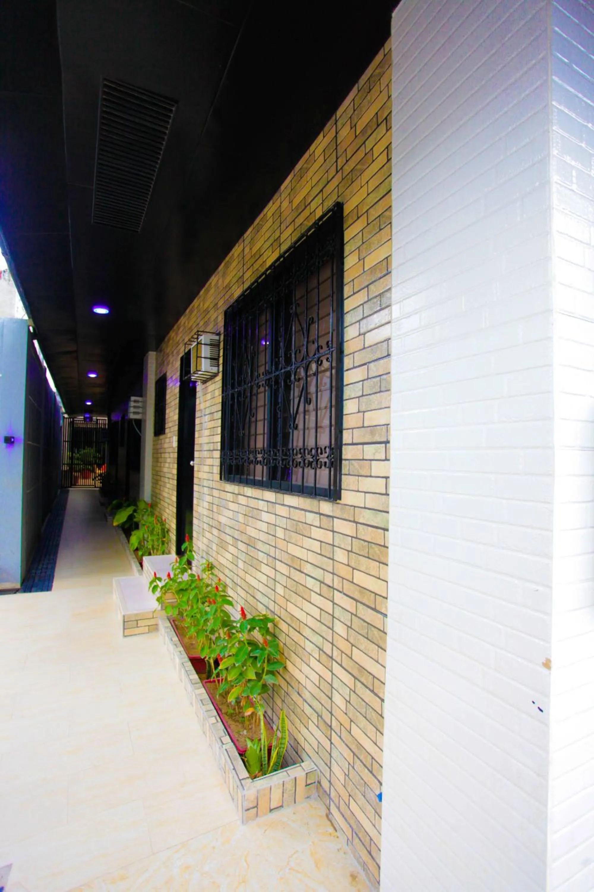 Property building in HalfWay House Hostel Mactan Cebu Airport