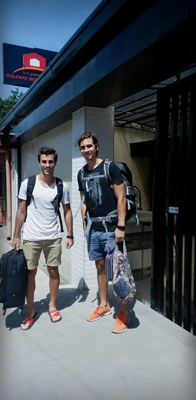 Facade/entrance in HalfWay House Hostel Mactan Cebu Airport