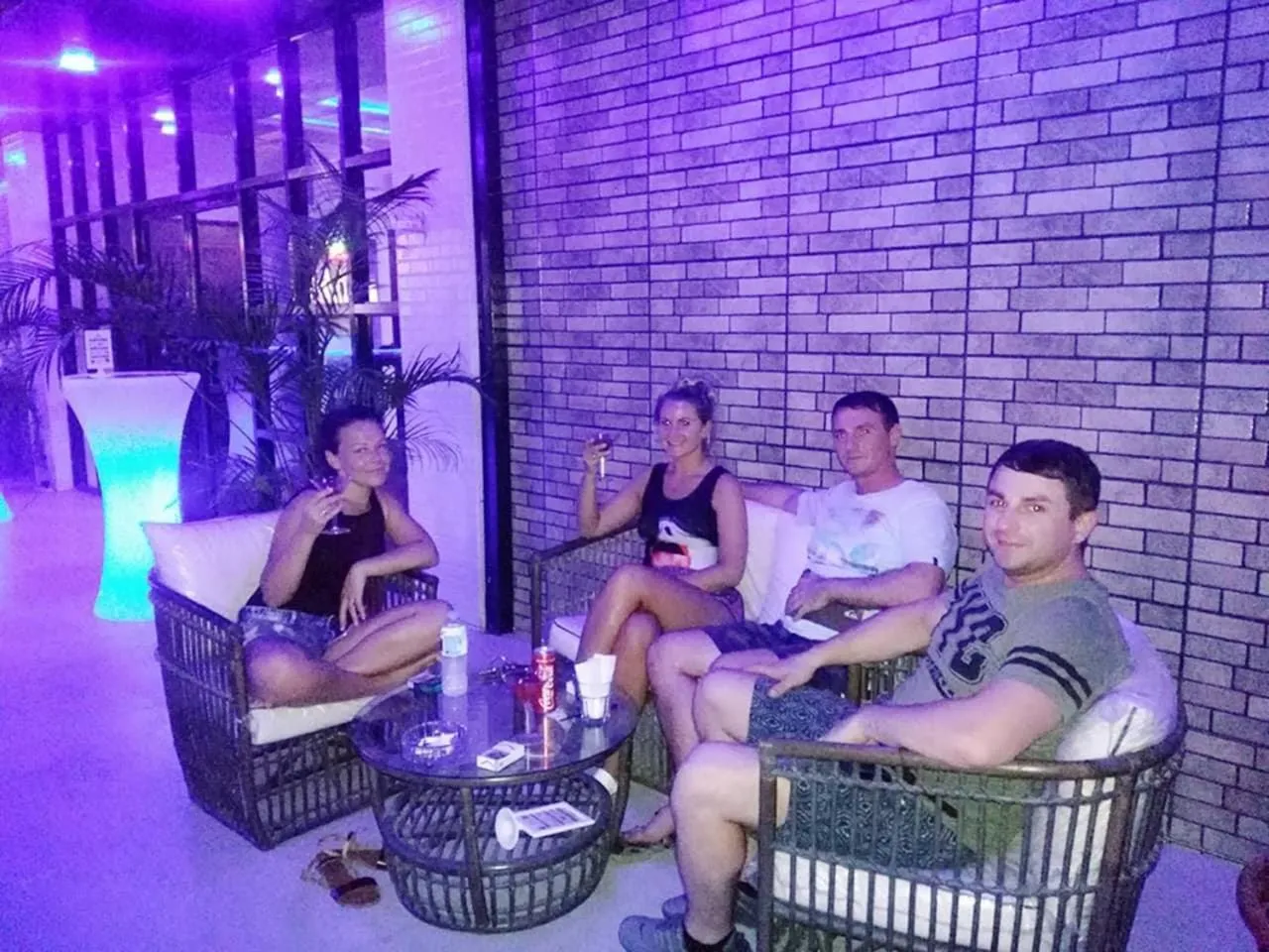 Lounge or bar in HalfWay House Hostel Mactan Cebu Airport