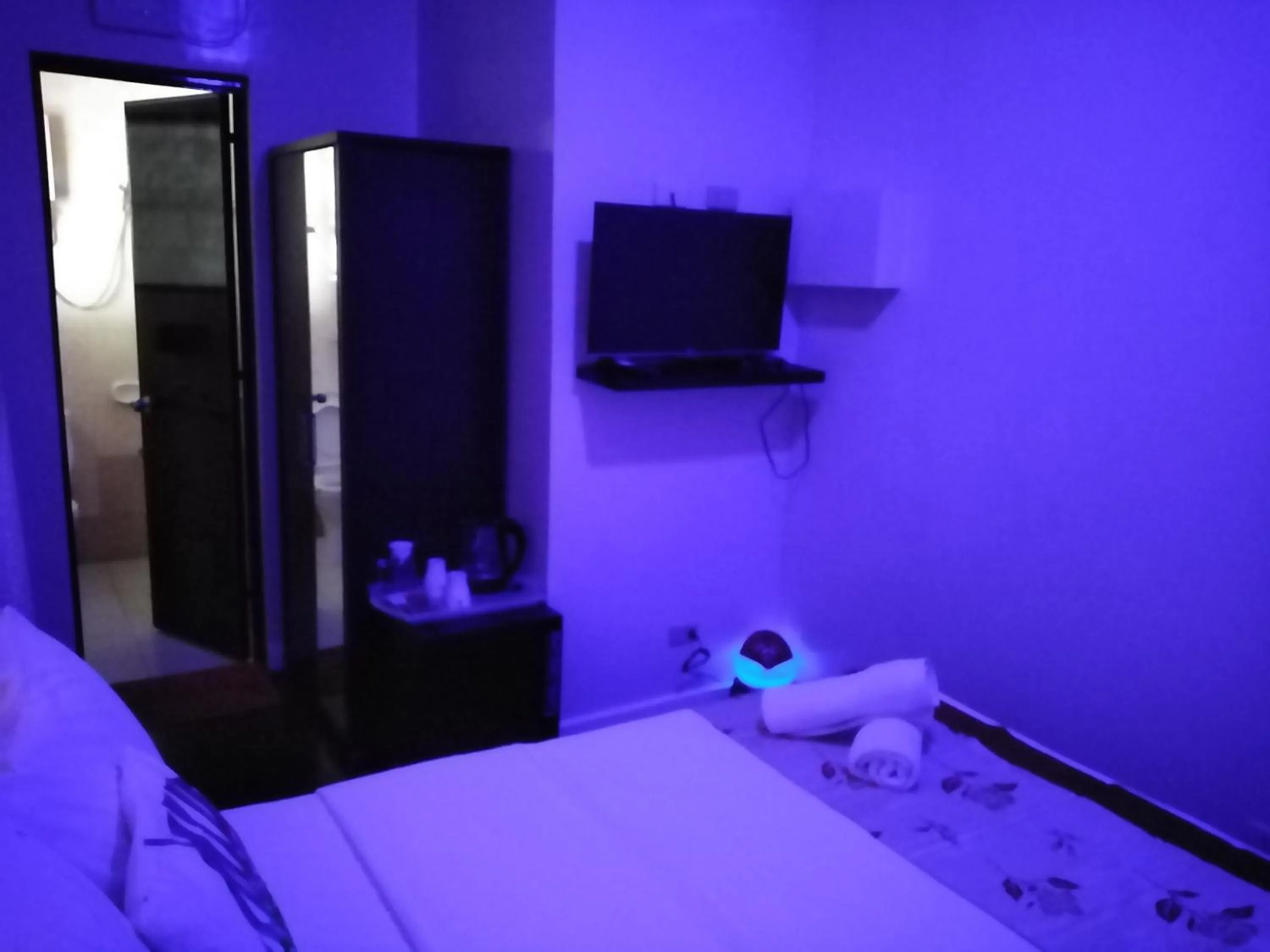 Bed in HalfWay House Hostel Mactan Cebu Airport