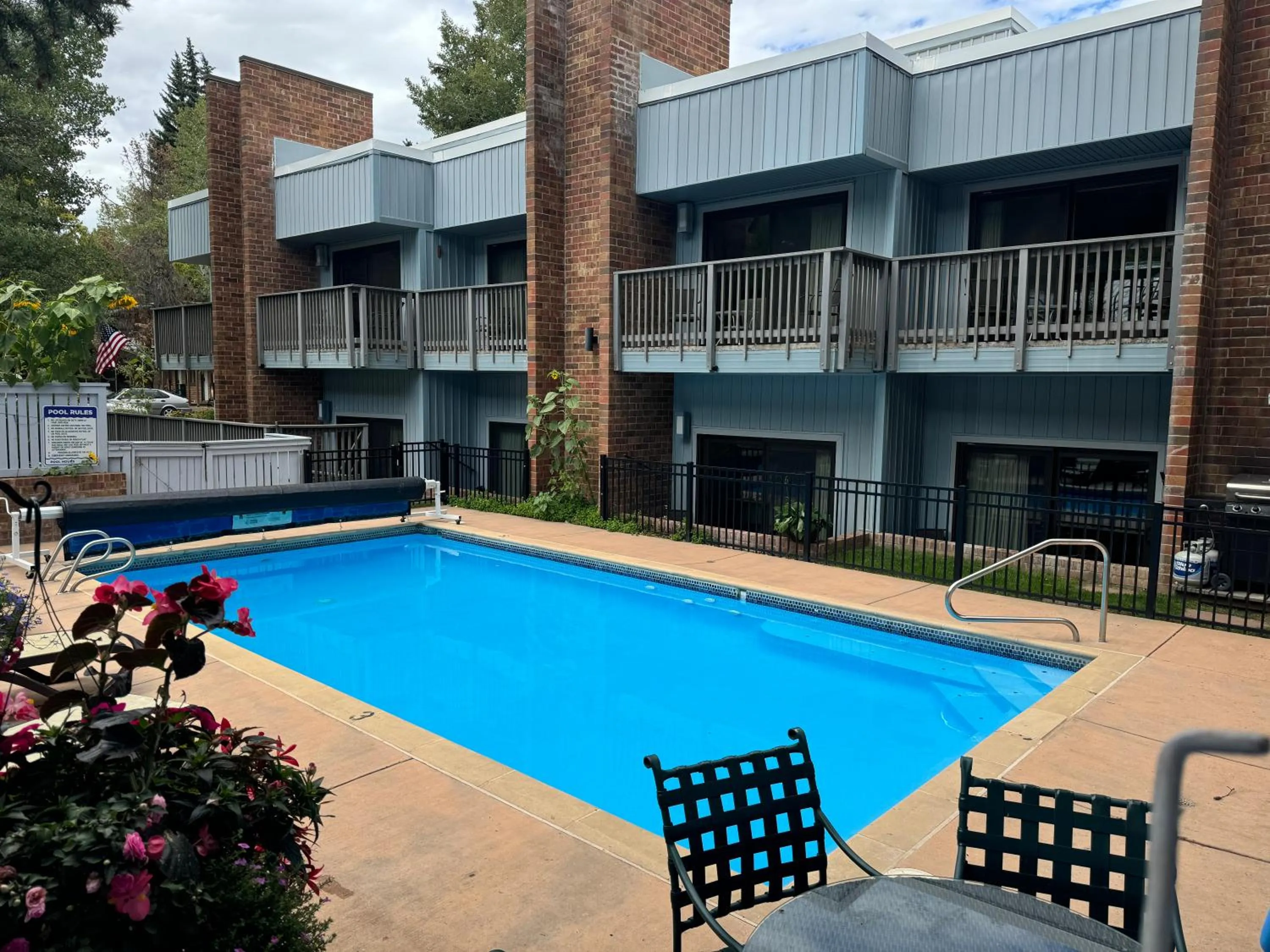 Shadow Mountain Lodge