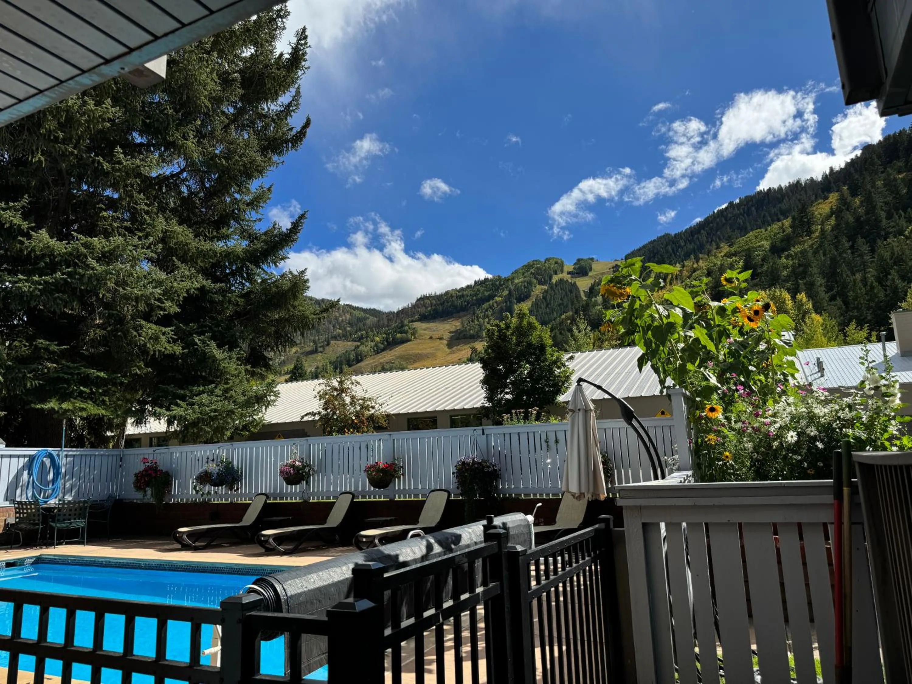 Shadow Mountain Lodge