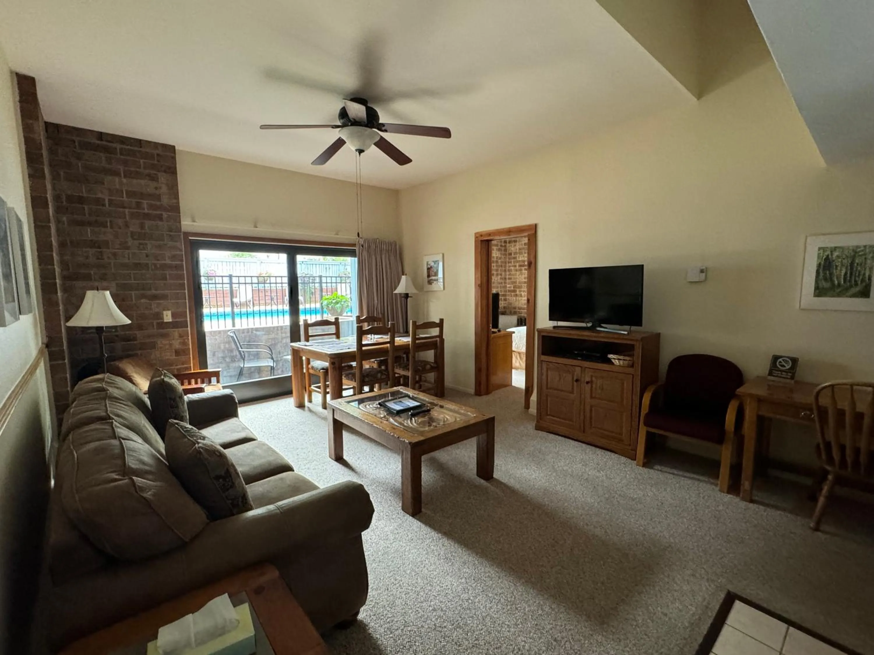 Shadow Mountain Lodge