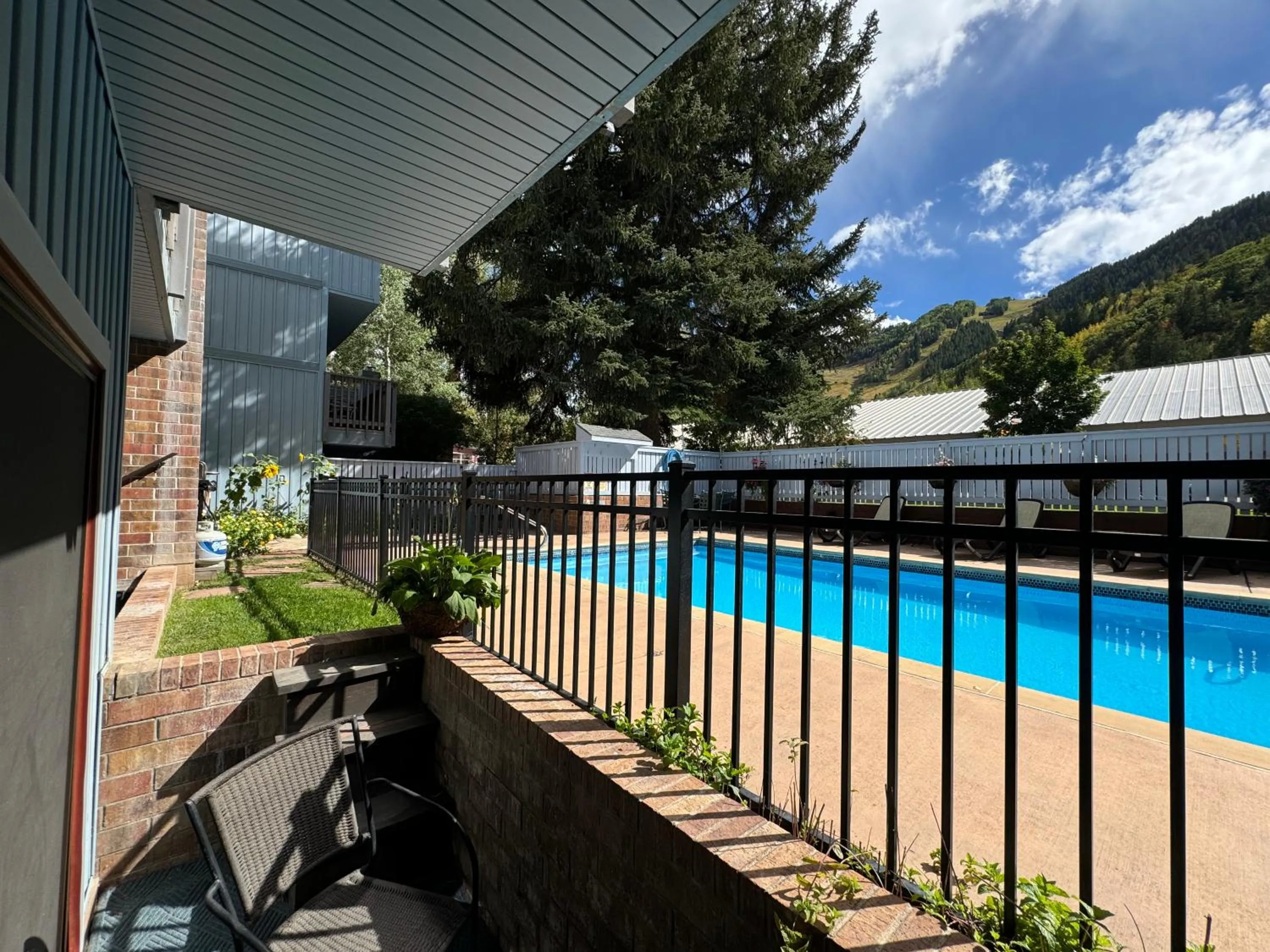 Shadow Mountain Lodge