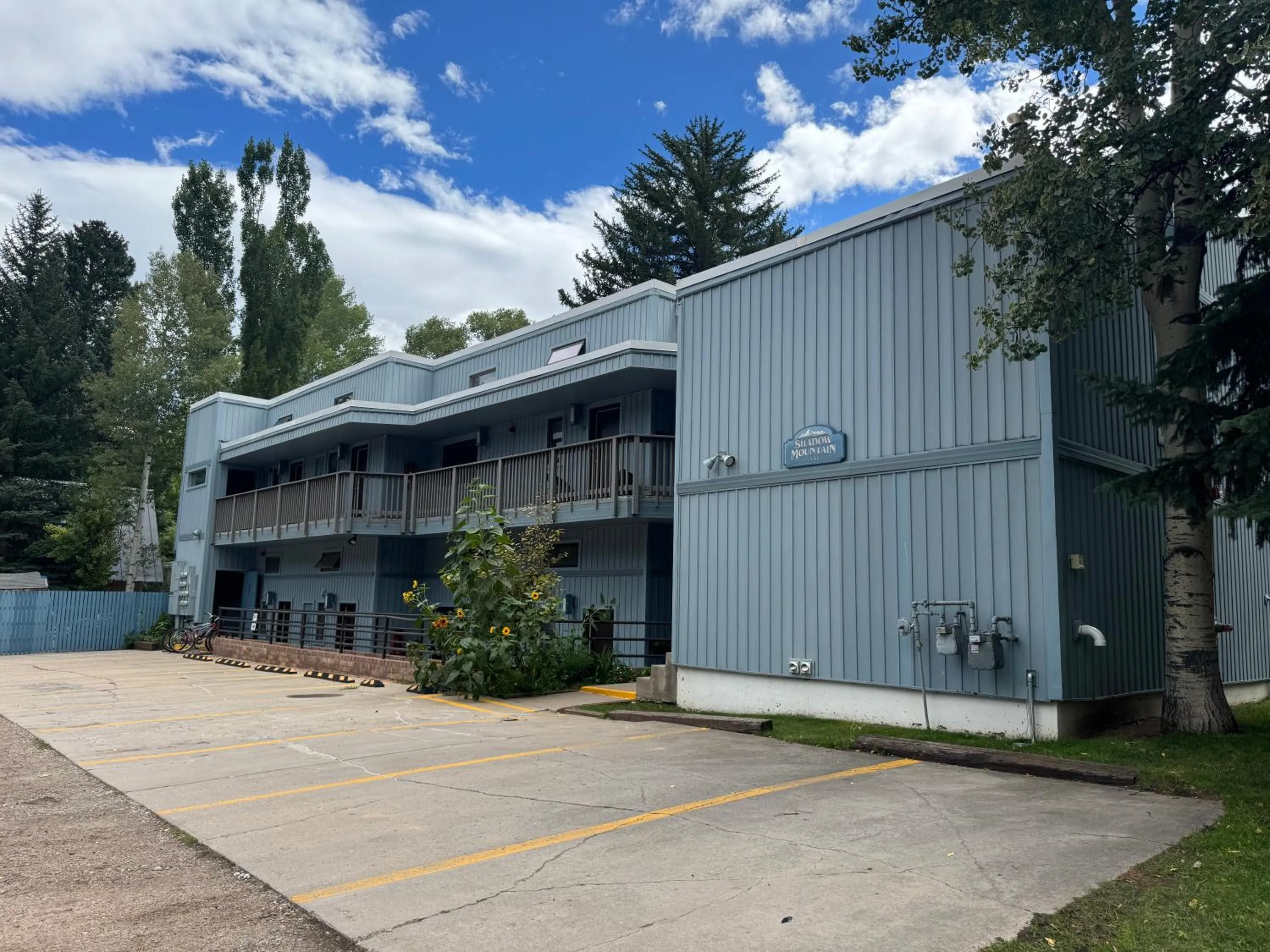 Shadow Mountain Lodge