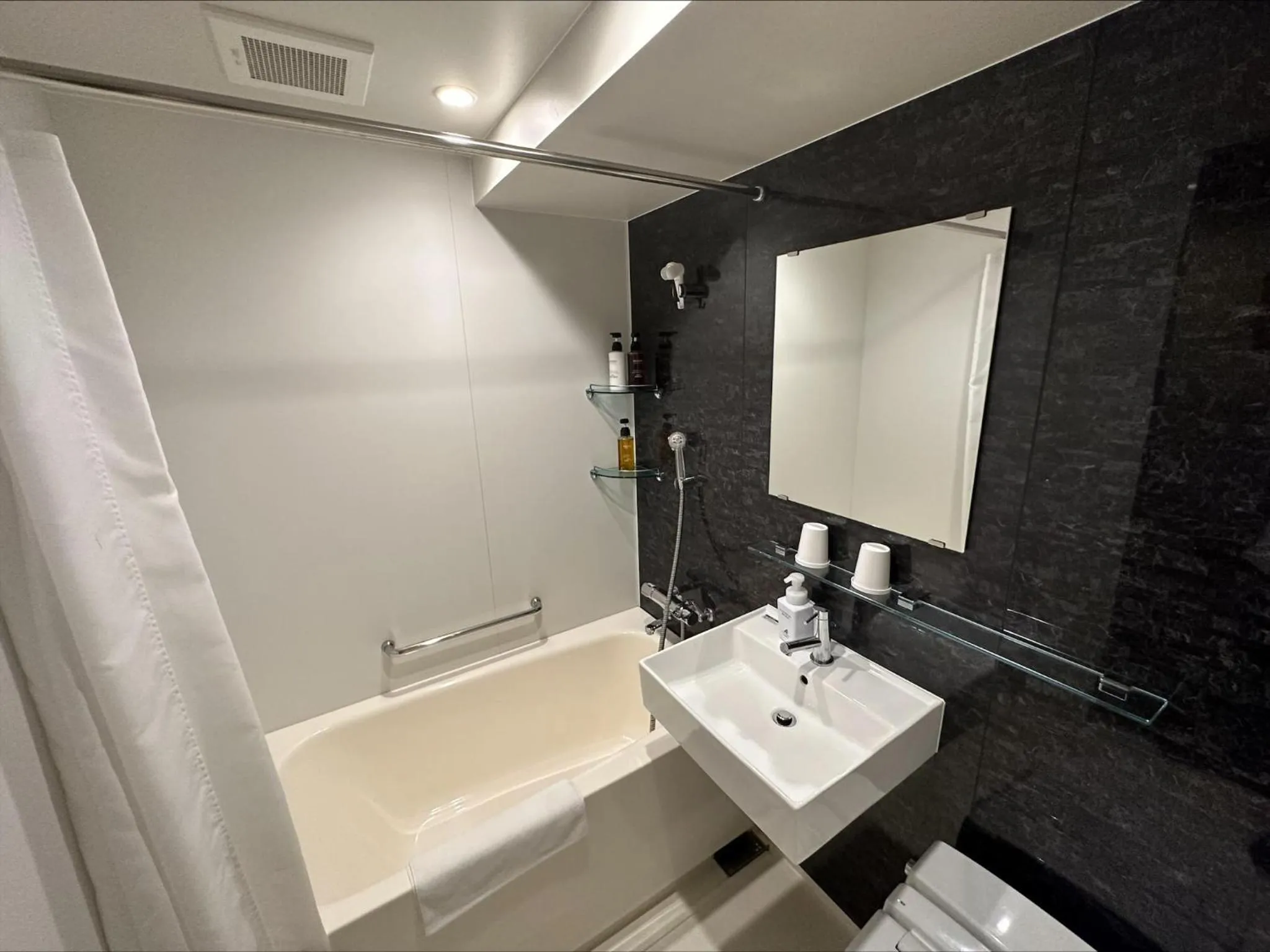 Shower in HOTEL SUI AKASAKA by ABEST