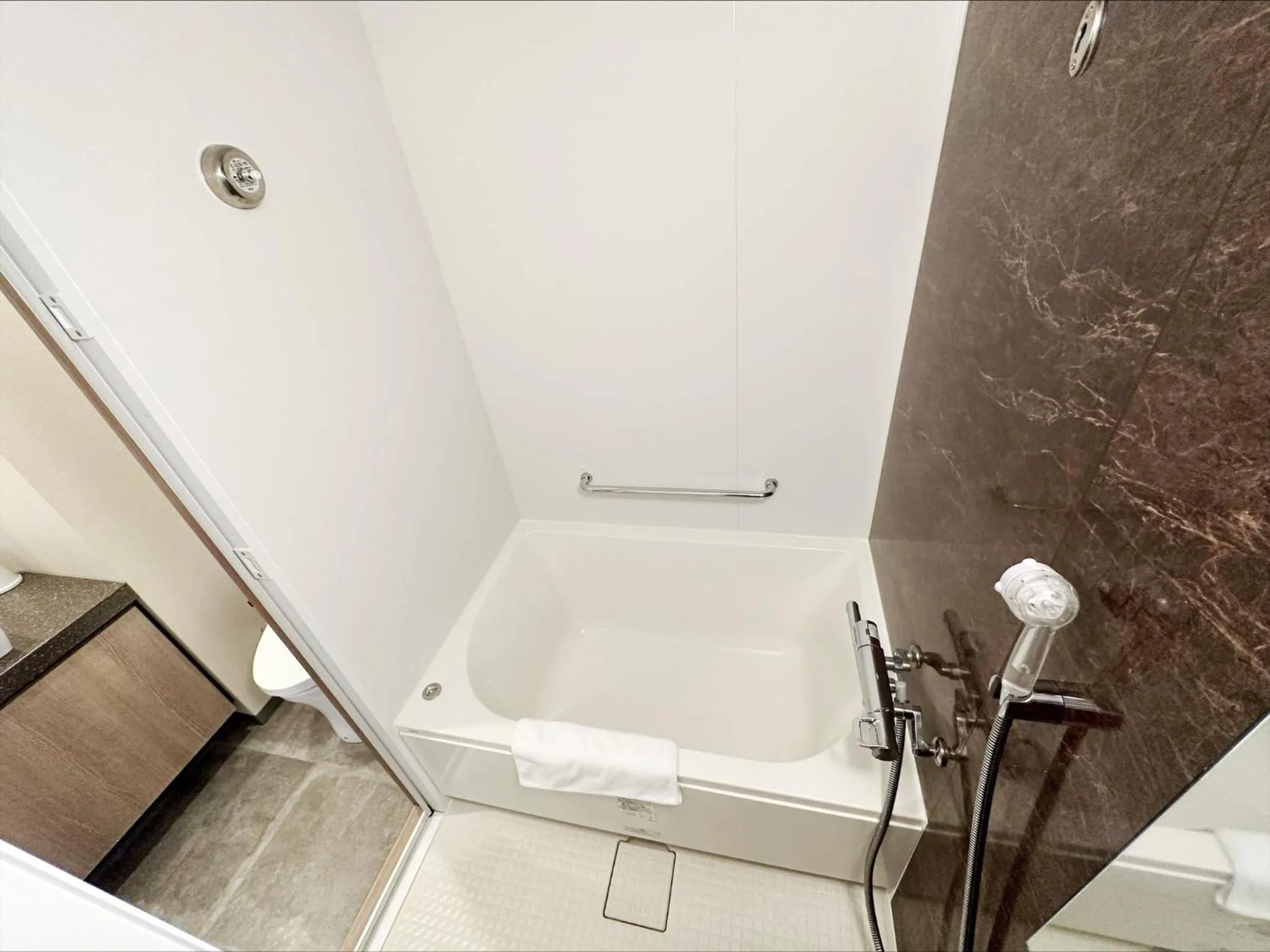 Bathroom in HOTEL SUI AKASAKA by ABEST