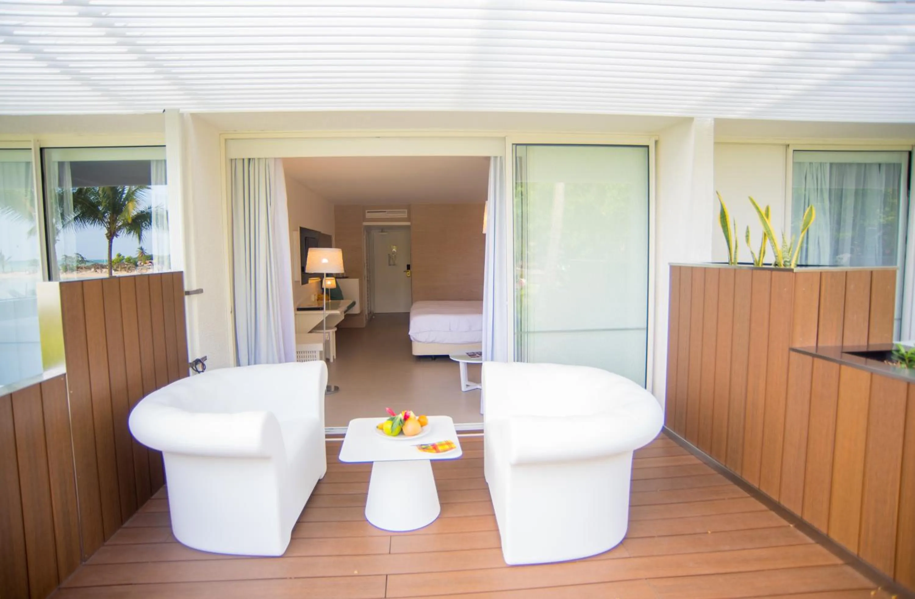 Patio in La Creole Beach Hotel & Spa