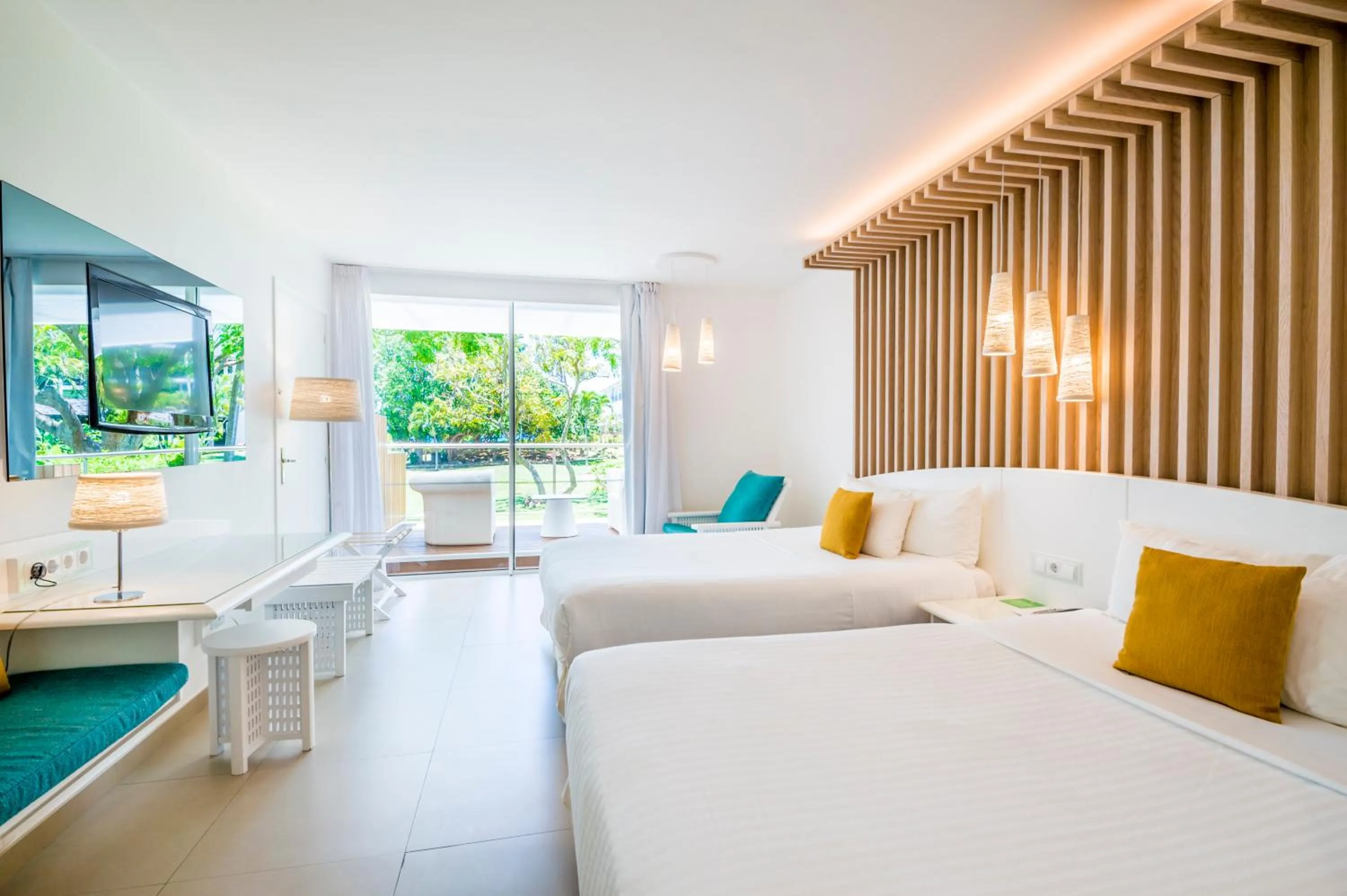 Bedroom, Bed in La Creole Beach Hotel & Spa