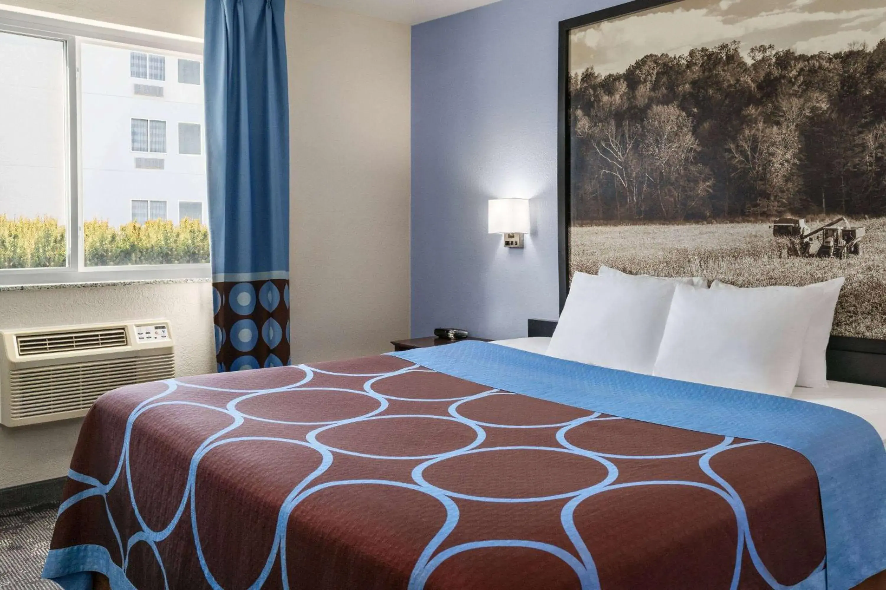 Accessible King Room with Bathtub - Non-Smoking in Super 8 by Wyndham Columbus Edinburgh Accessible King Room with Bathtub - Non-Smoking in Super 8 by Wyndham Columbus Edinburgh