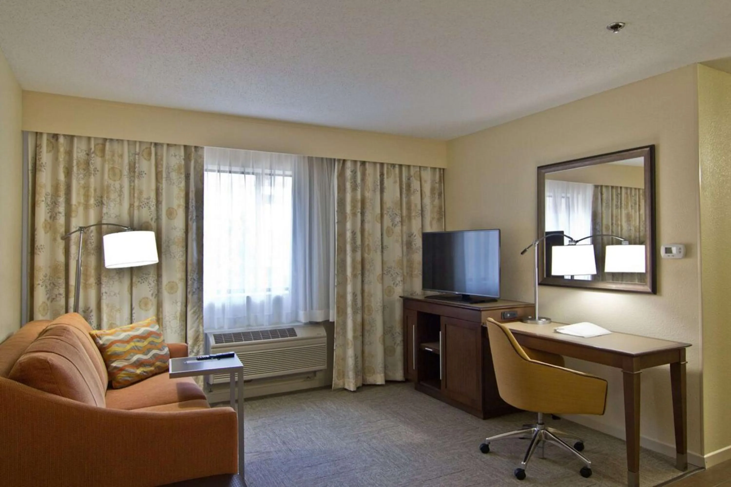 Living room in Hampton Inn & Suites Chillicothe