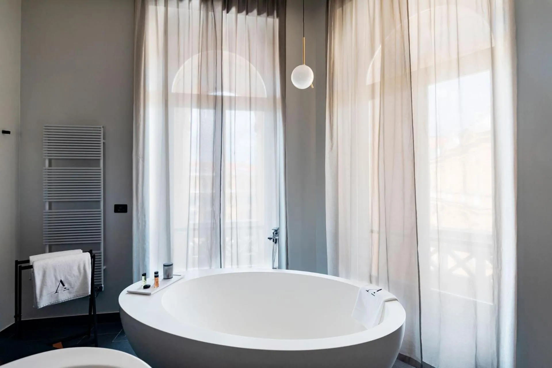 Hot Tub in Amadomus Luxury Suites