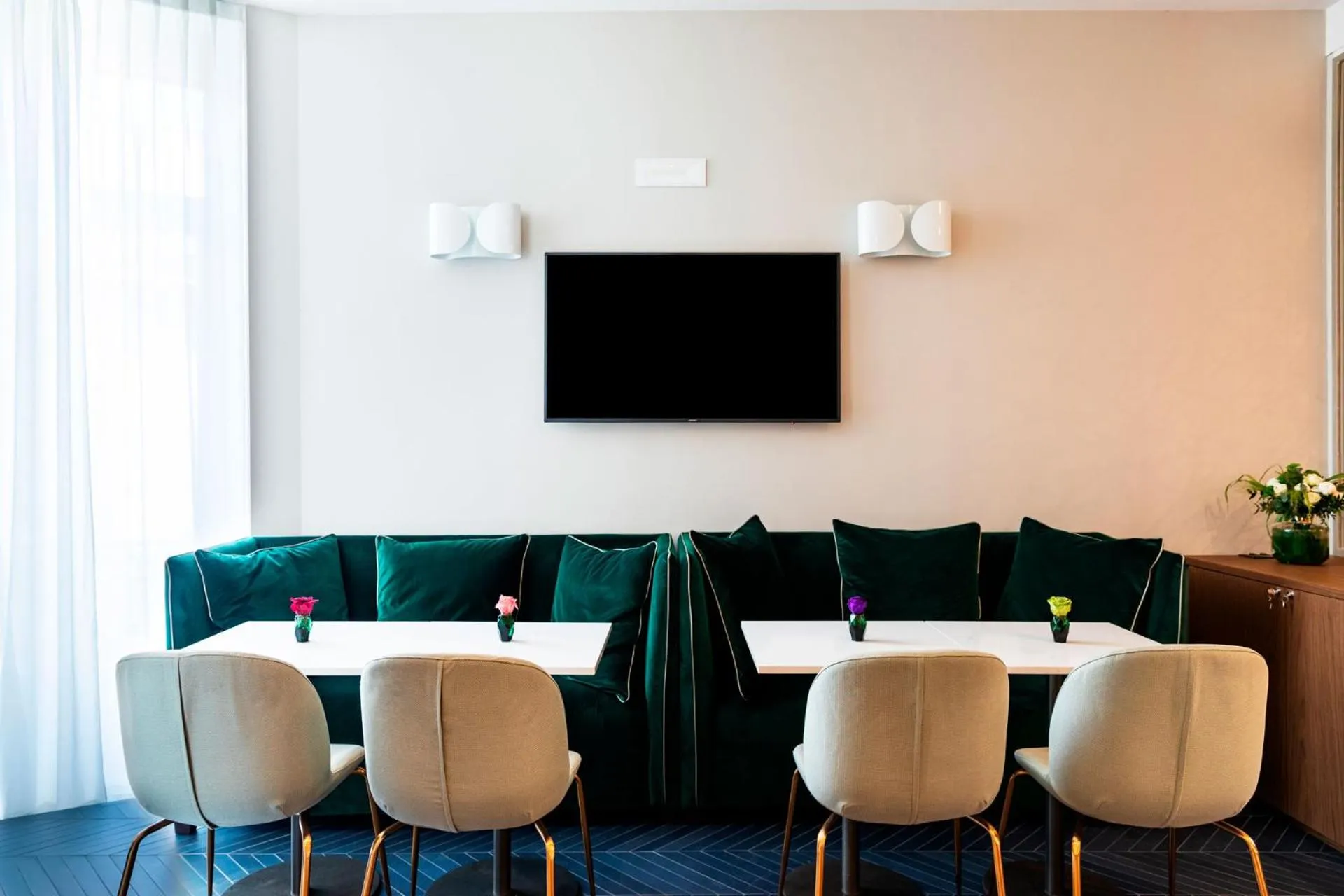 Breakfast in Amadomus Luxury Suites