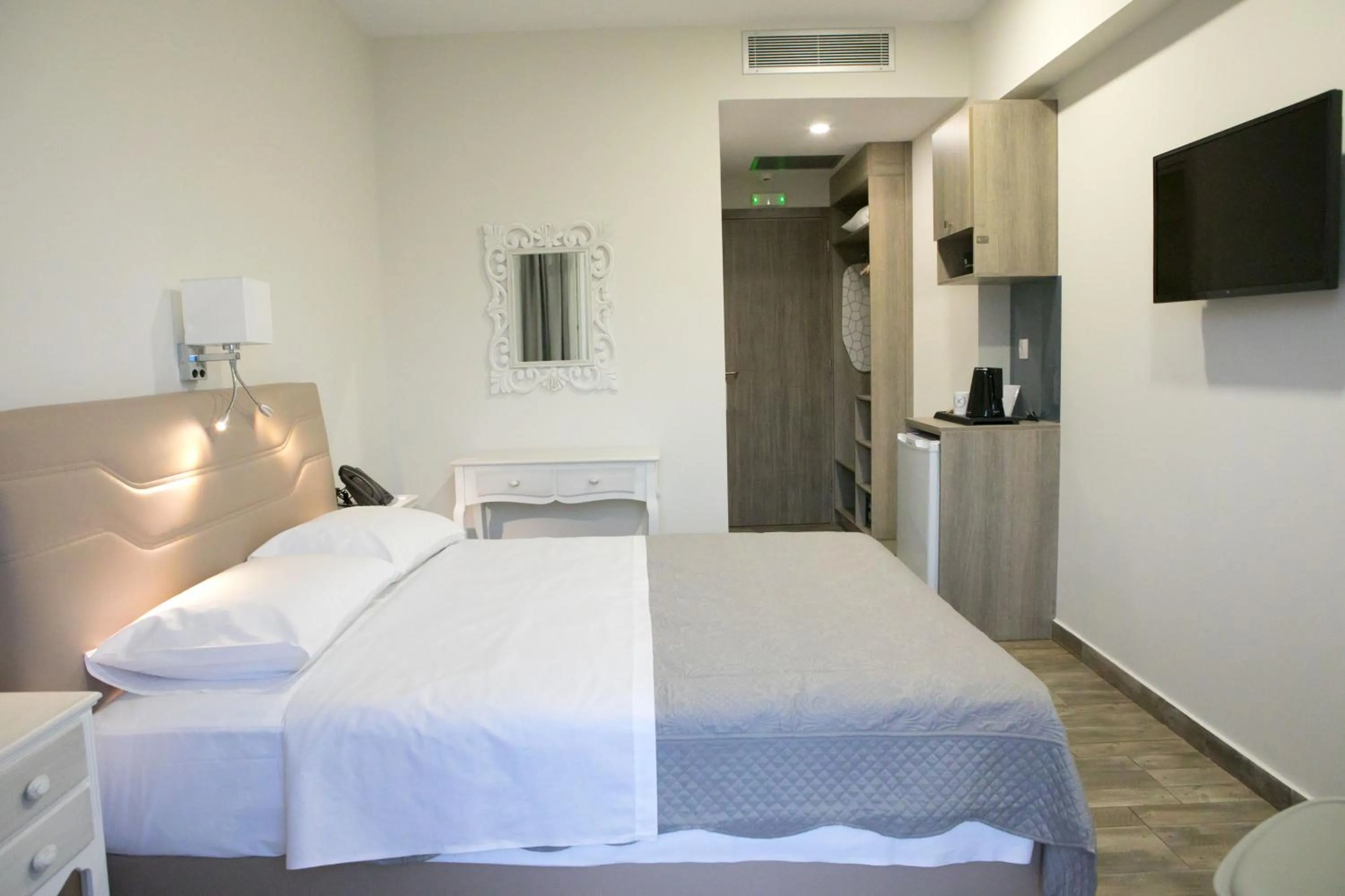 Bed in Hyperion Hotel