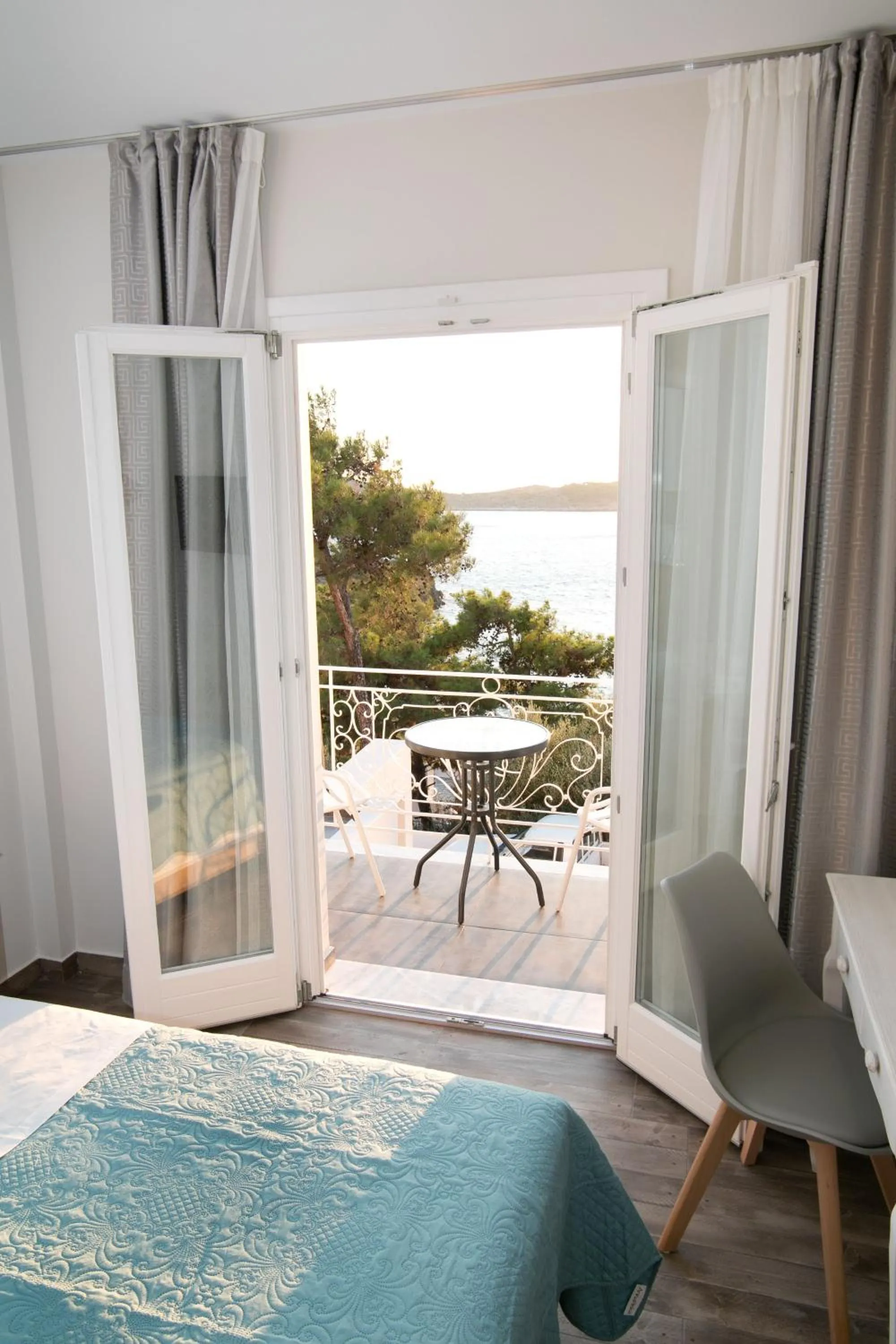 Bed in Hyperion Hotel