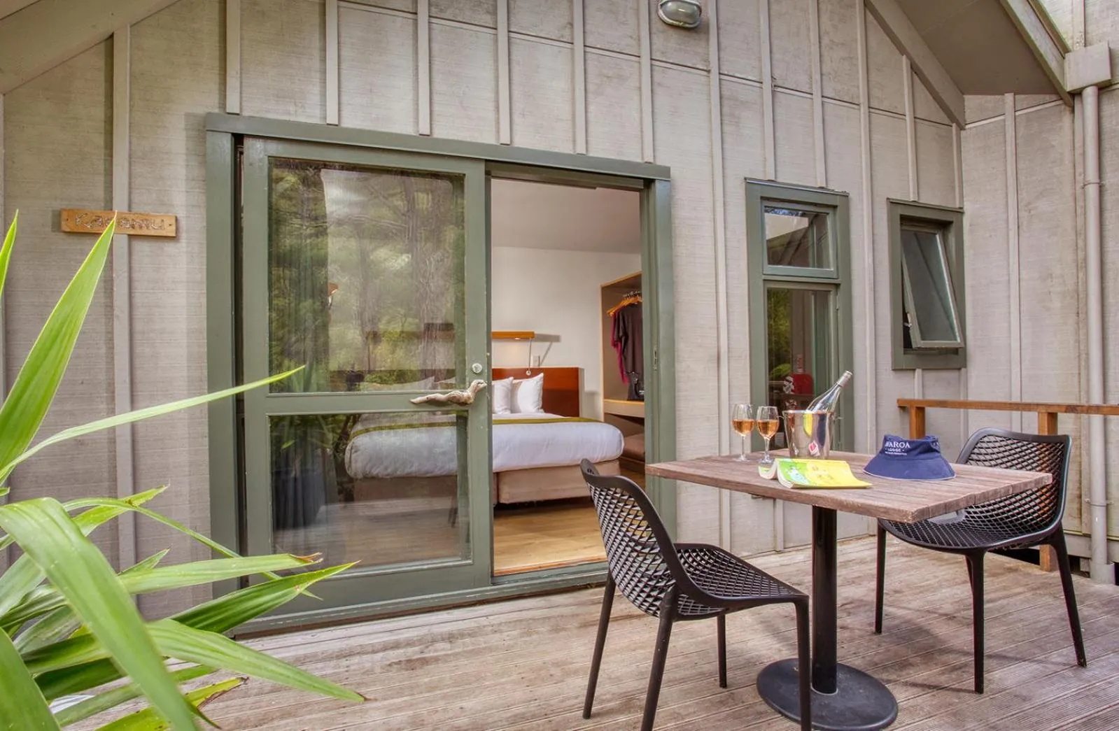 Balcony/Terrace, Bed in Awaroa Lodge