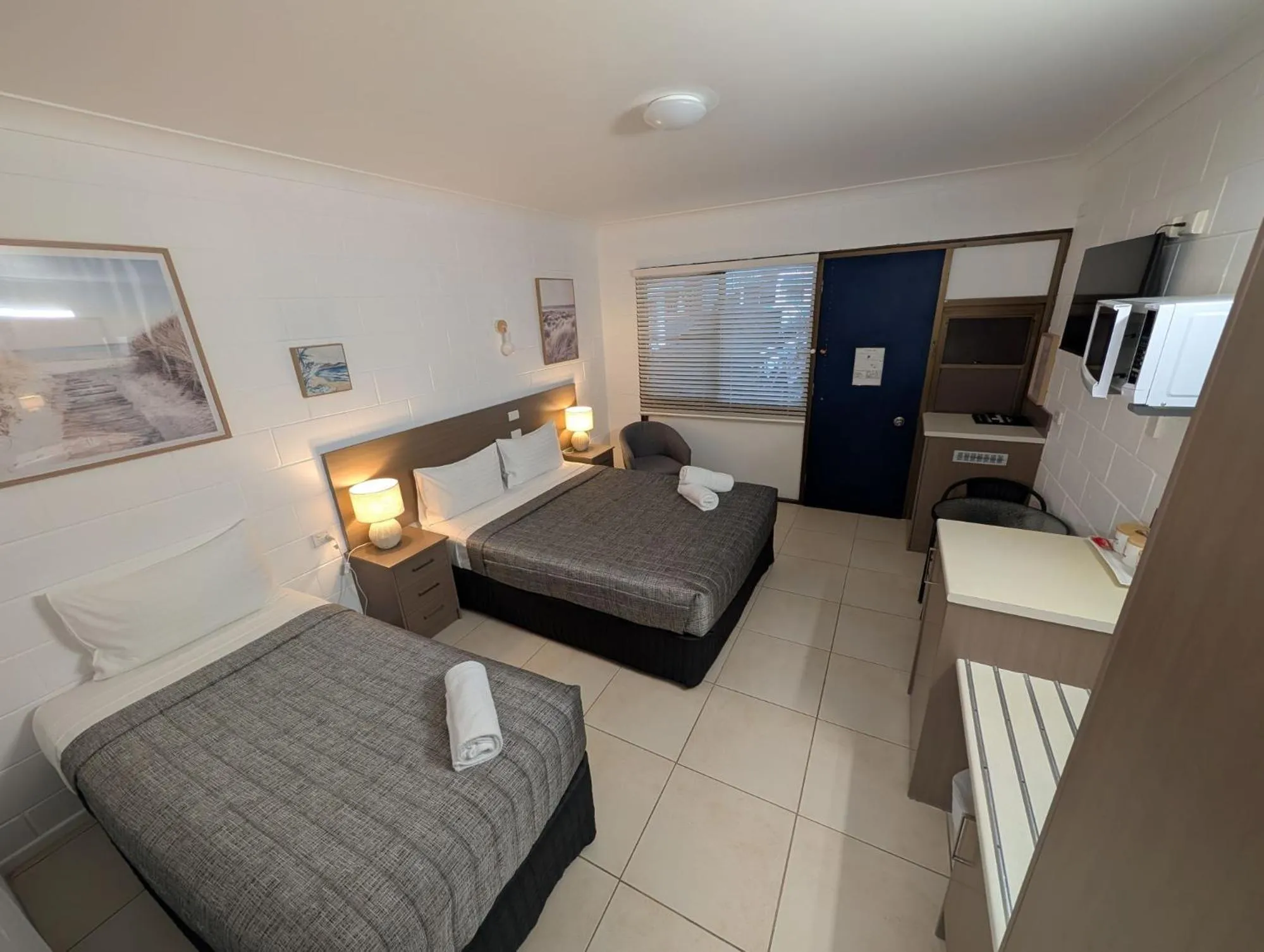 Bedroom, Bed in Moffat Beach Motel Caloundra