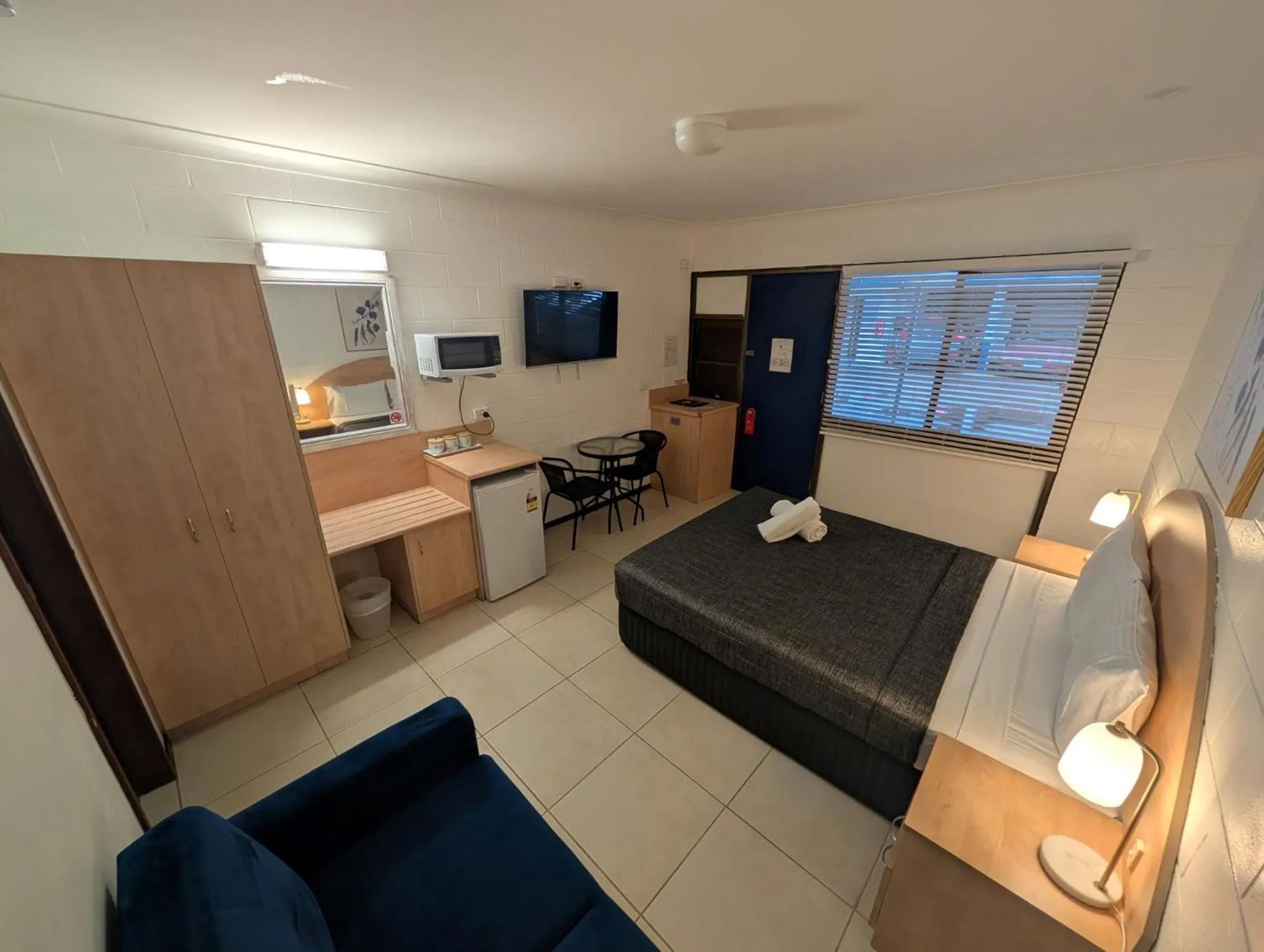 Bedroom, Bed in Moffat Beach Motel Caloundra