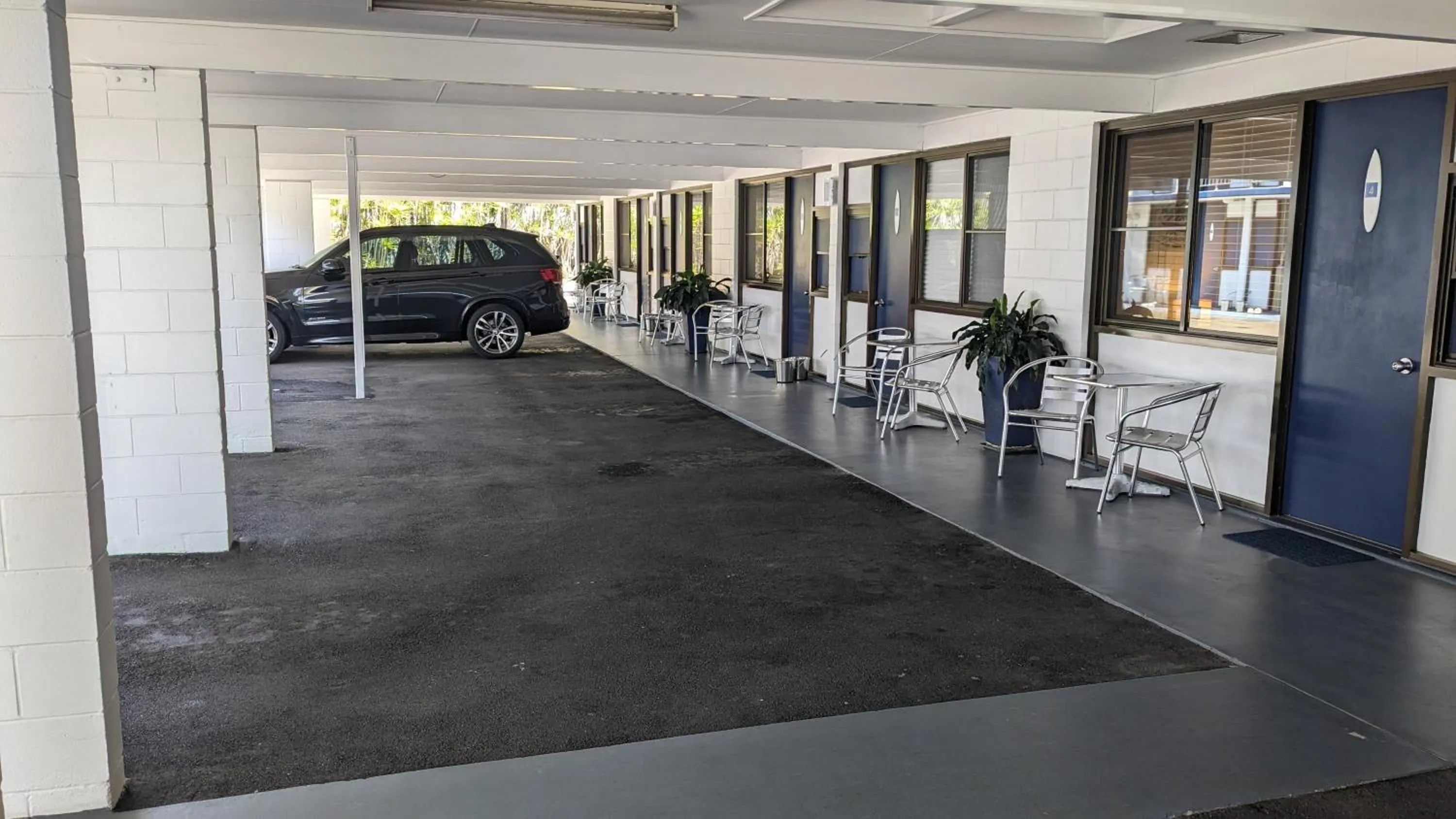 Parking in Moffat Beach Motel Caloundra
