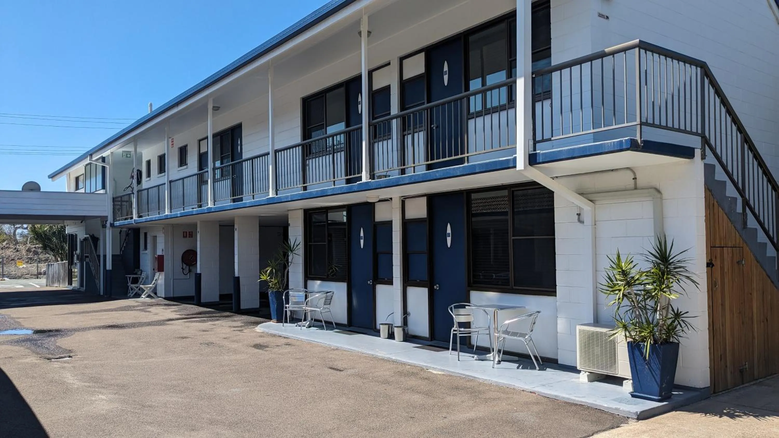 Property building in Moffat Beach Motel Caloundra