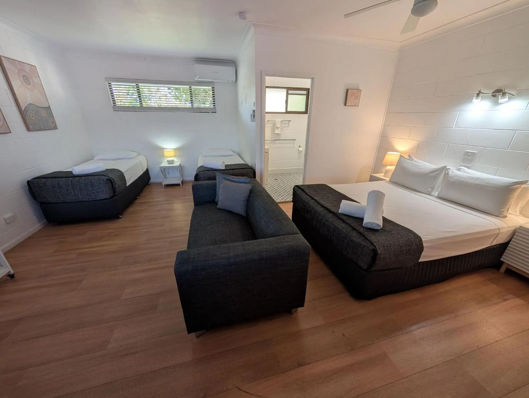 Bedroom, Bed in Moffat Beach Motel Caloundra